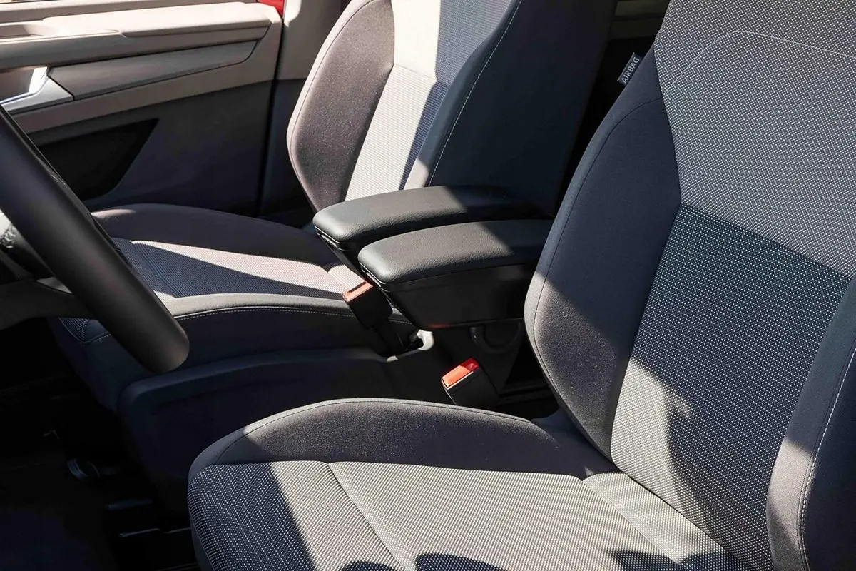 Armlene VW T5 / T6 / T7 / ID.Buzz │ Rati Armster OE for biler med monteringshull for armlene – bilde 4