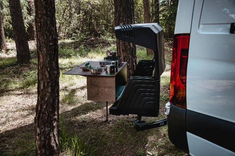 Bagasjeboks for tilhengerfeste TowBox Camper Life Long Black │ med kjøkkenmøbelsett - Lasteboks 400 Liter Image 32