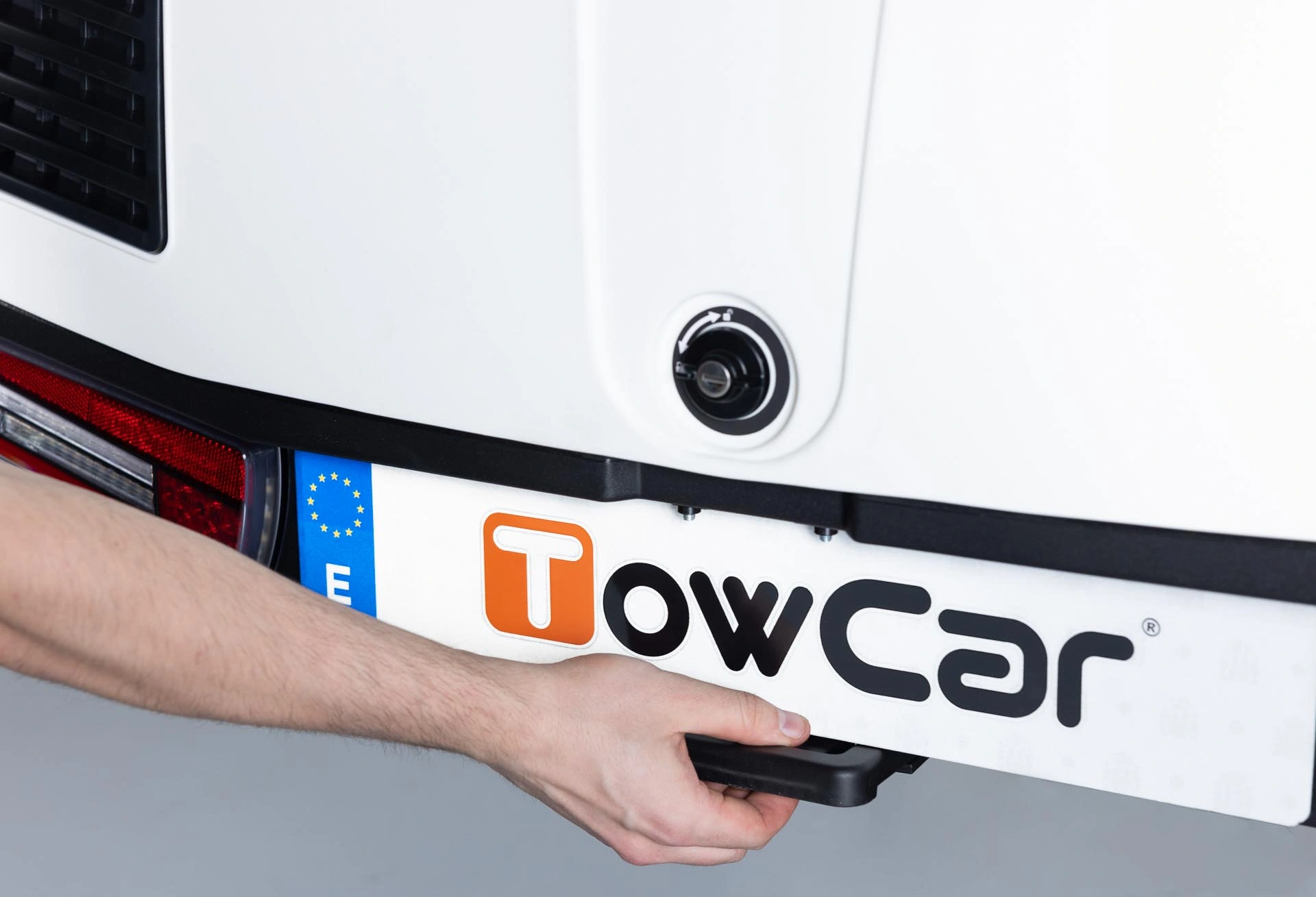 Bagasjeboks for tilhengerfeste TowBox V3 Arctic White │ Lasteboks 400 Liter – bilde 7