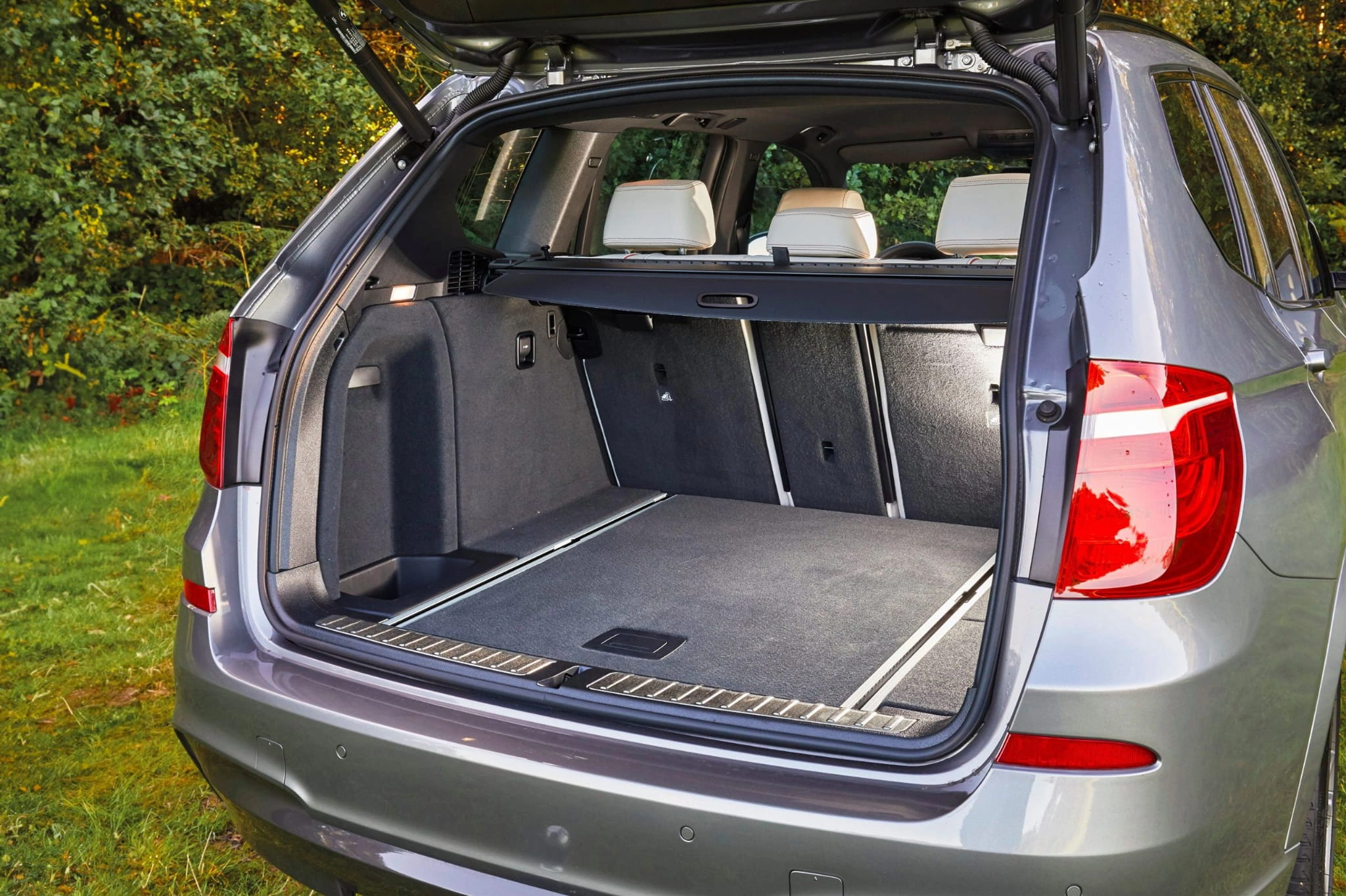 Bagasjerom rollon BMW X3 (F25) 2010 - 2017 │ Uttrekkbart bagasjeromstrekk Image 2