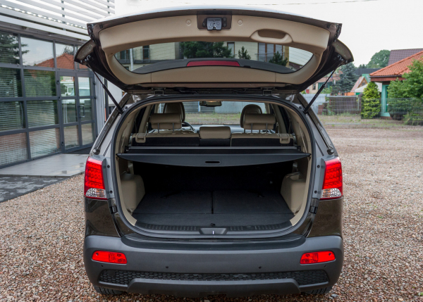 Bagasjerom rollon Kia Sorento II 2009 - 2014 │ Uttrekkbart bagasjeromstrekk