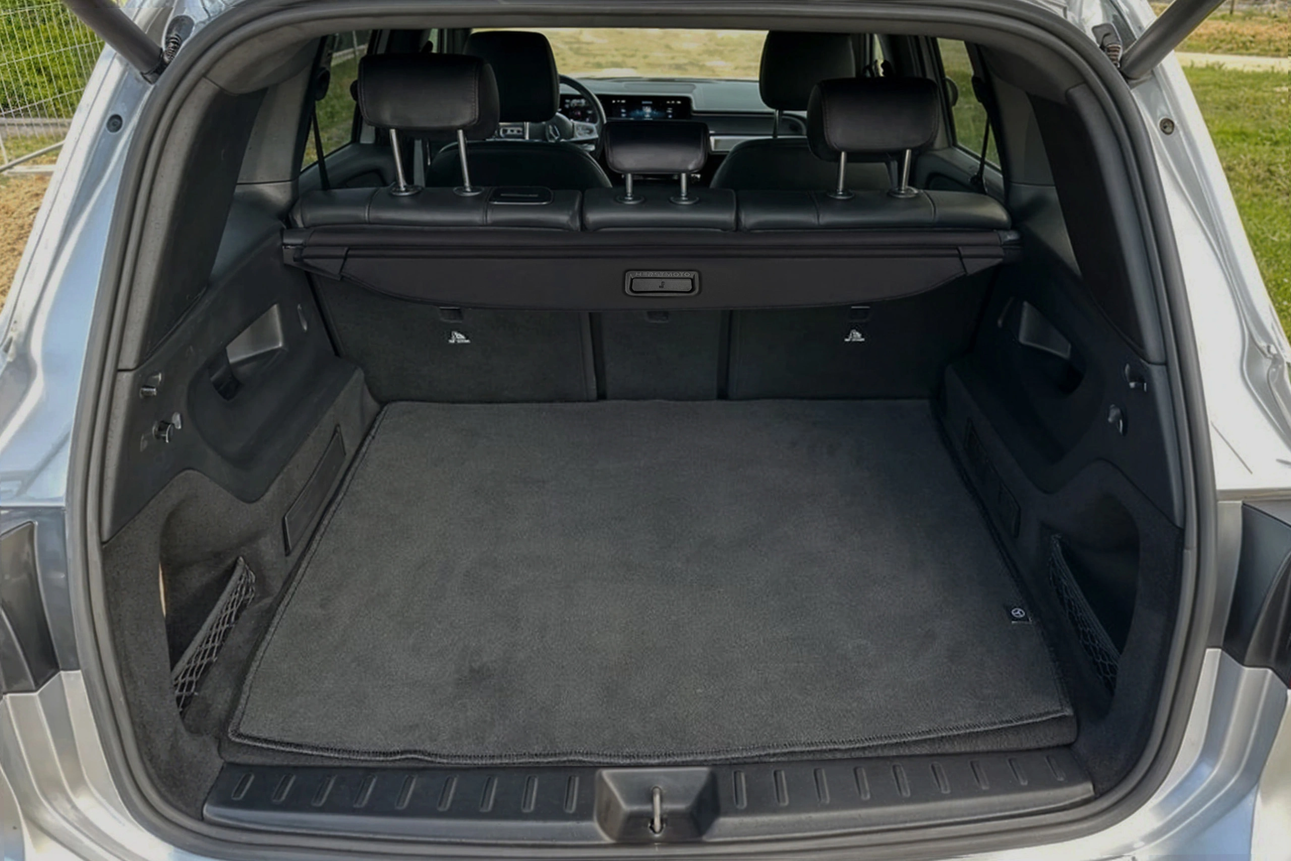 Bagasjerom rollon Mercedes-Benz EQB (X243) 2021- 2026 │ Uttrekkbart bagasjeromstrekk Image 1