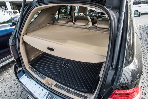 Bagasjerom rollon Mercedes-Benz ML 2011-2015 │ Uttrekkbart bagasjeromstrekk – bilde 4