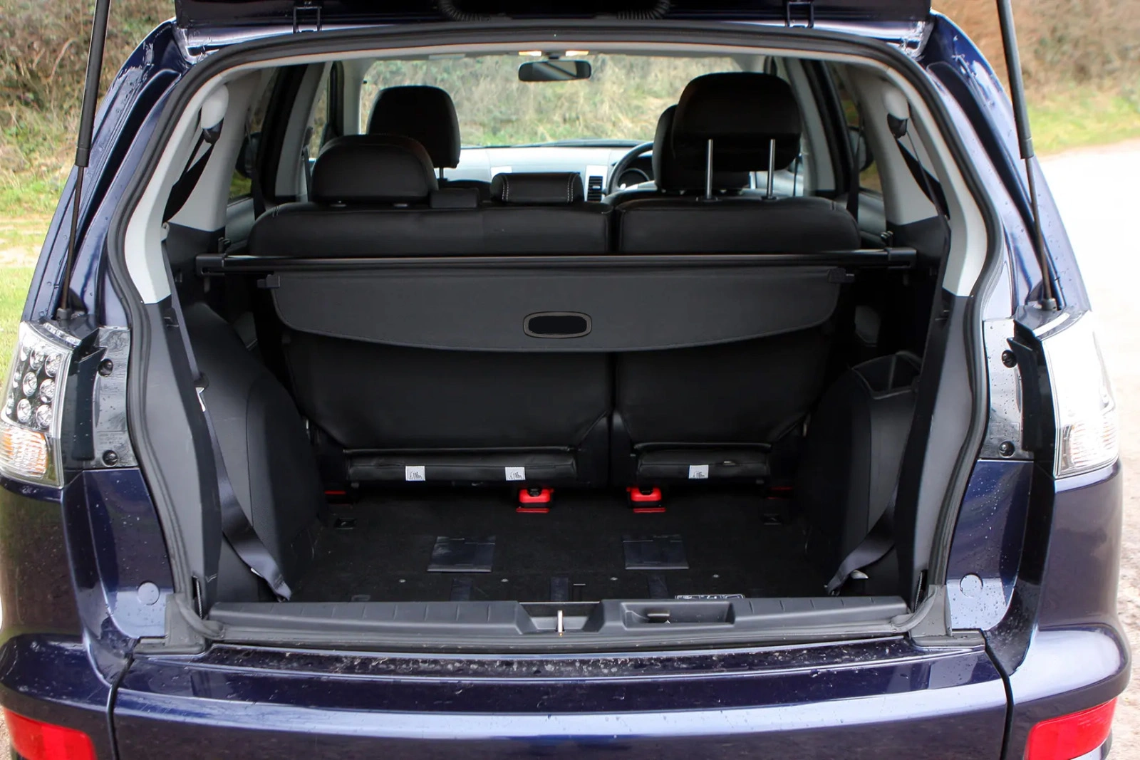 Bagasjerom rollon Mitsubishi Outlander II 2006-2012 │ Uttrekkbart bagasjeromstrekk