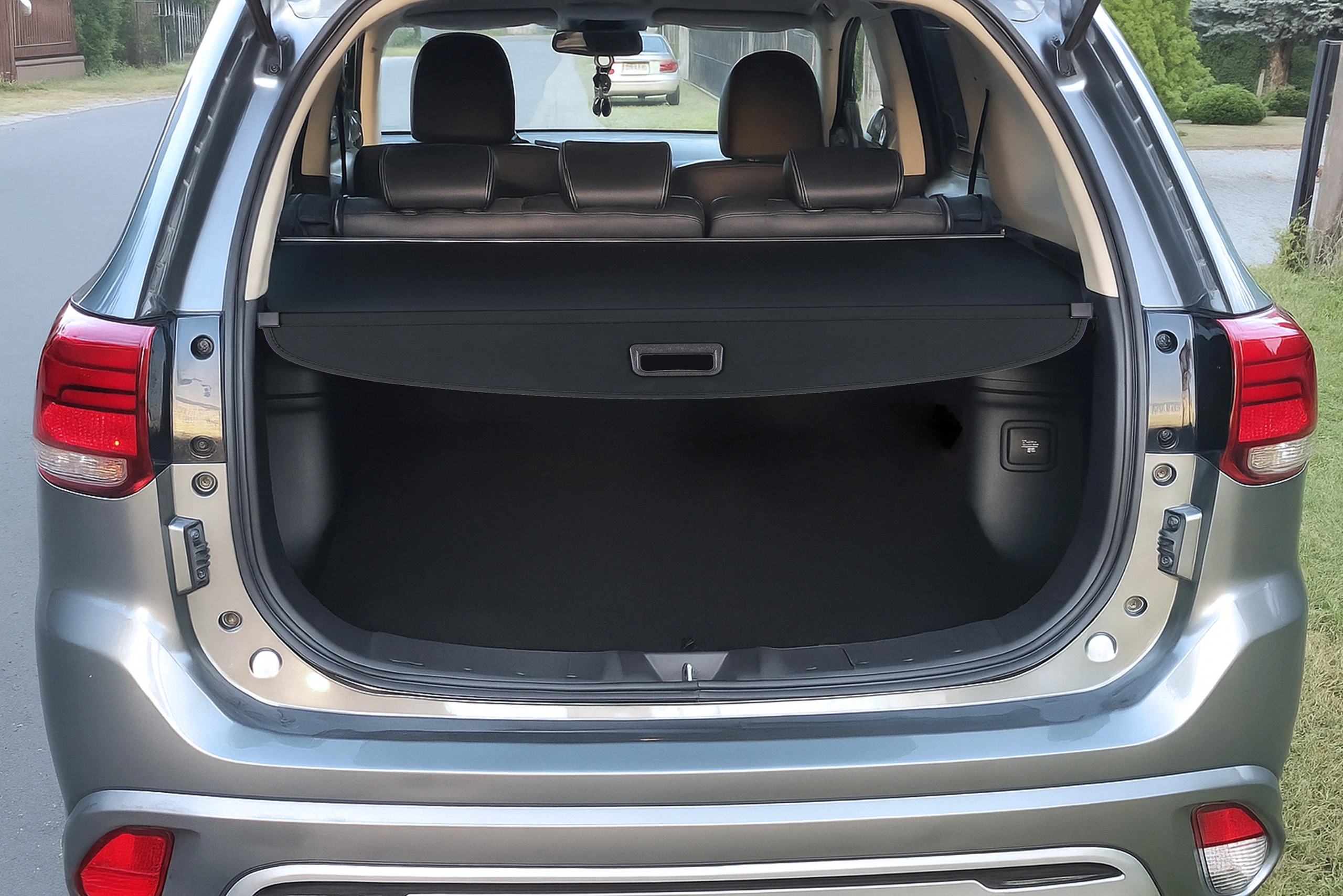 Bagasjerom rollon Mitsubishi Outlander IV PHEV 2022 -> │ Uttrekkbart bagasjeromstrekk