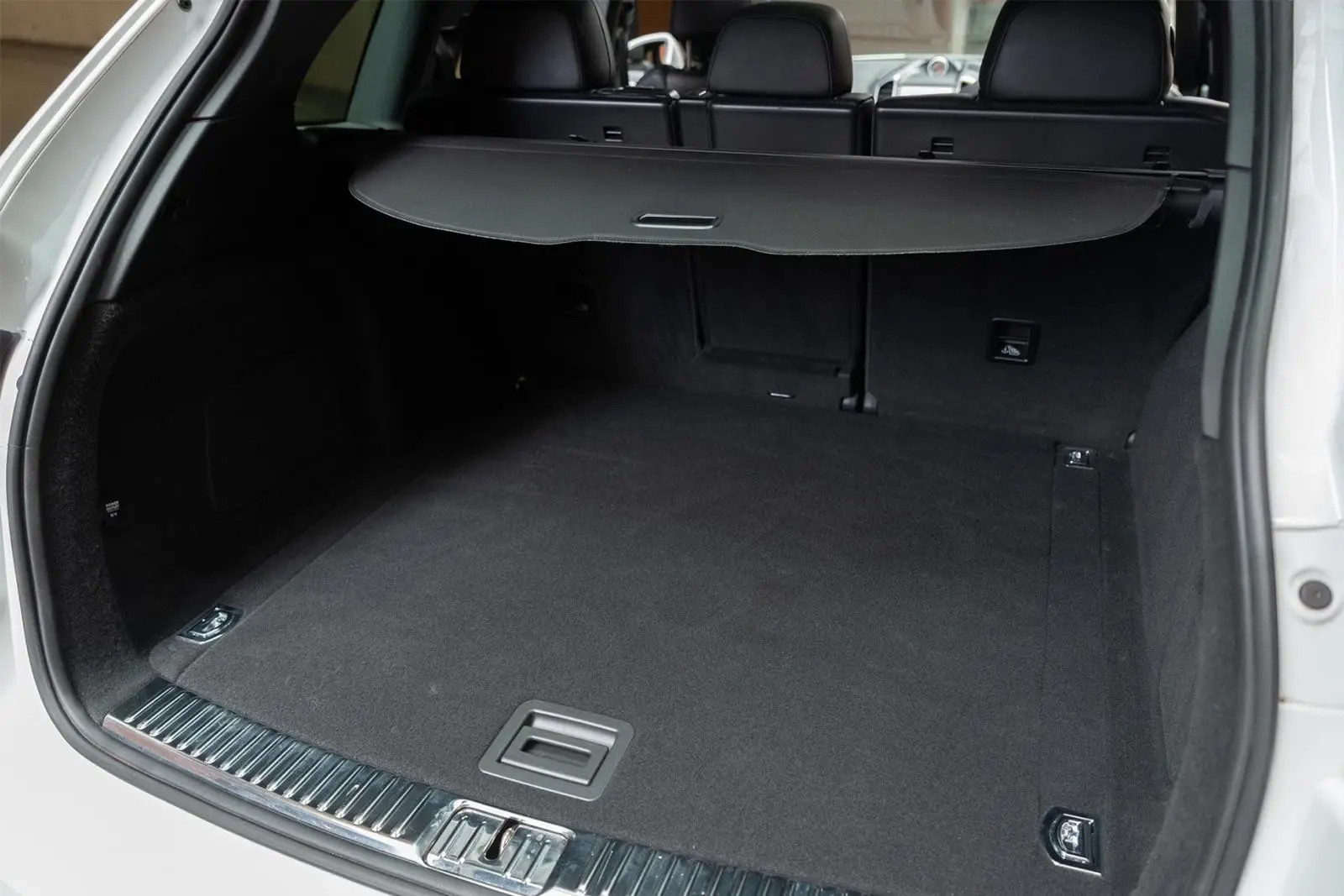 Bagasjerom rollon Porsche Cayenne II (92A) 2010 - 2017 │ Uttrekkbart bagasjeromstrekk