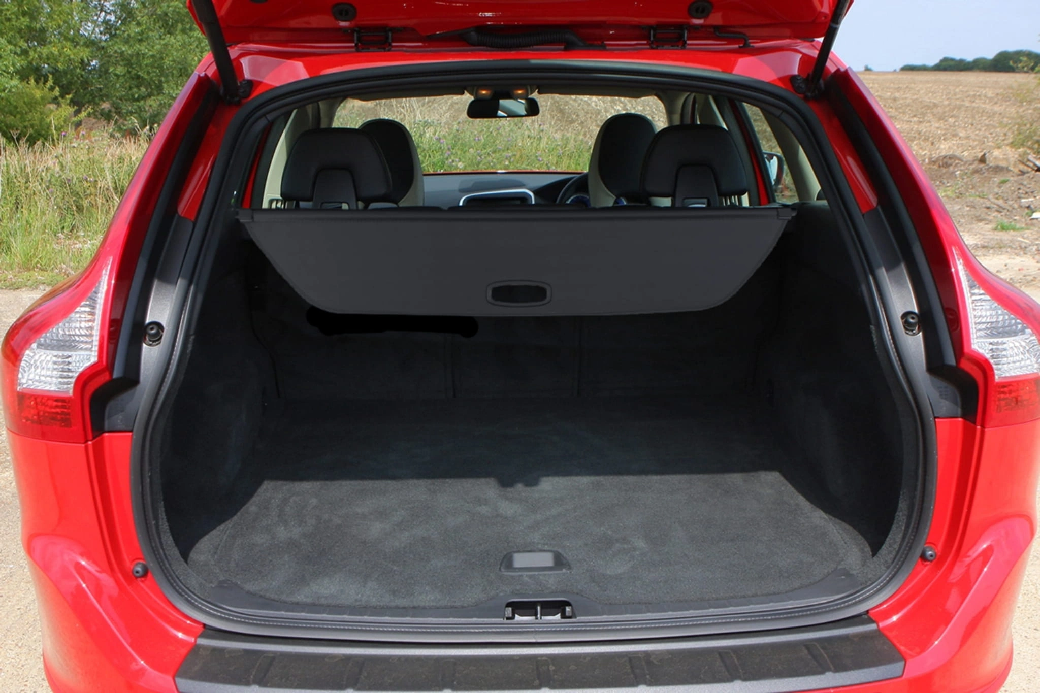 Bagasjerom rollon Volvo XC60 I 2008 - 2017 │ Uttrekkbart bagasjeromstrekk