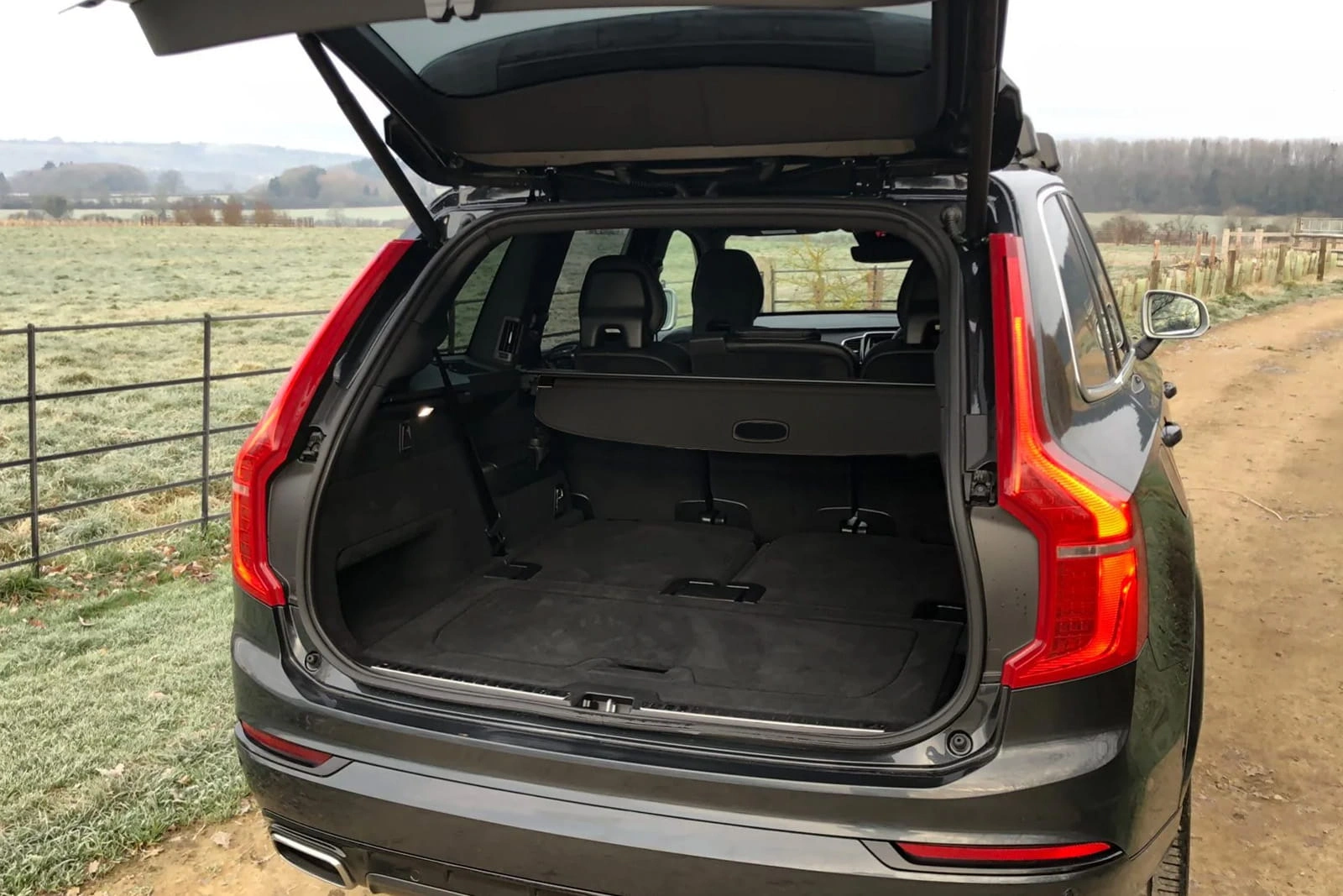 Bagasjerom rollon Volvo XC90 I 2002 - 2014 │ Uttrekkbart bagasjeromstrekk