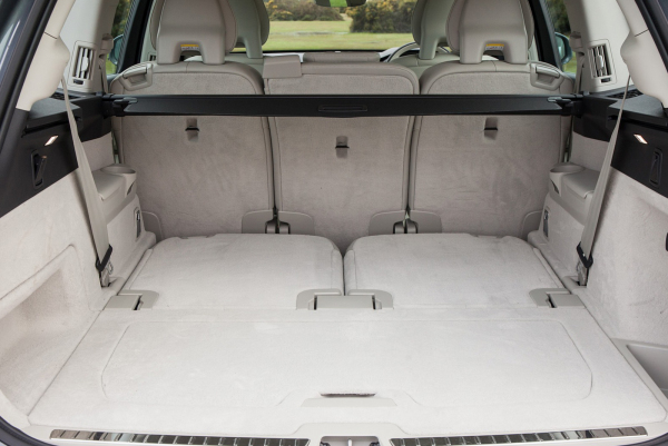Bagasjerom rollon Volvo XC90 II 2014 -> │ Uttrekkbart bagasjeromstrekk