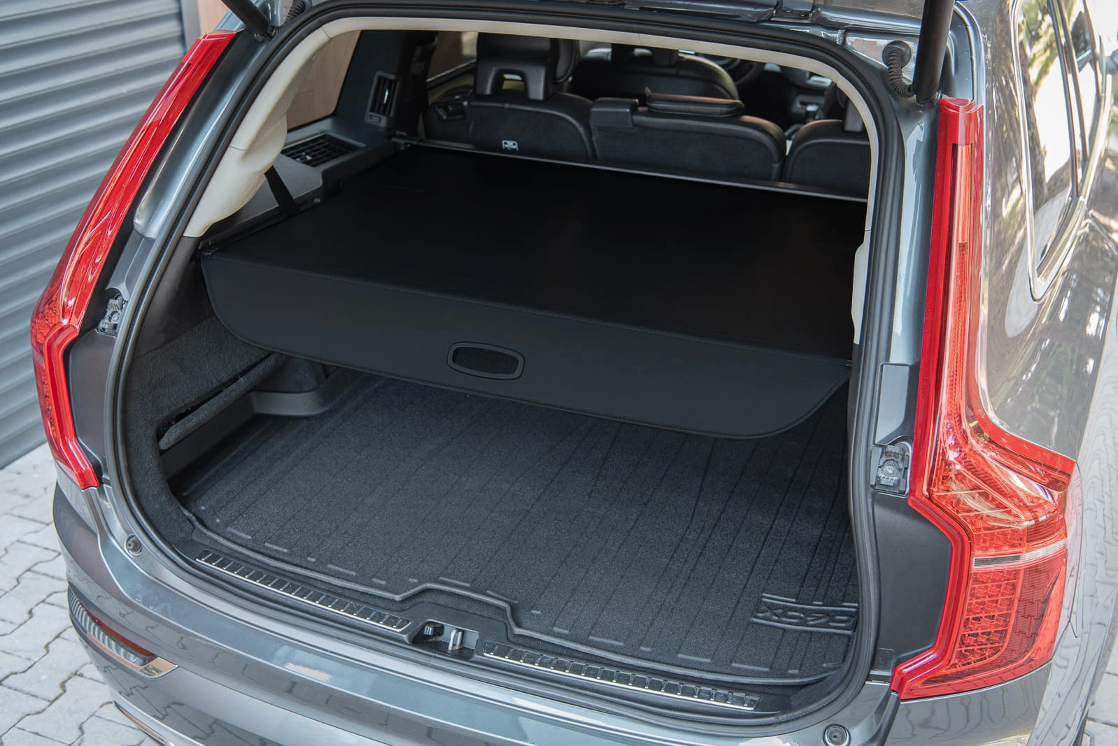 Bagasjerom rollon Volvo XC90 II 2014 -> │ Uttrekkbart bagasjeromstrekk Image 5