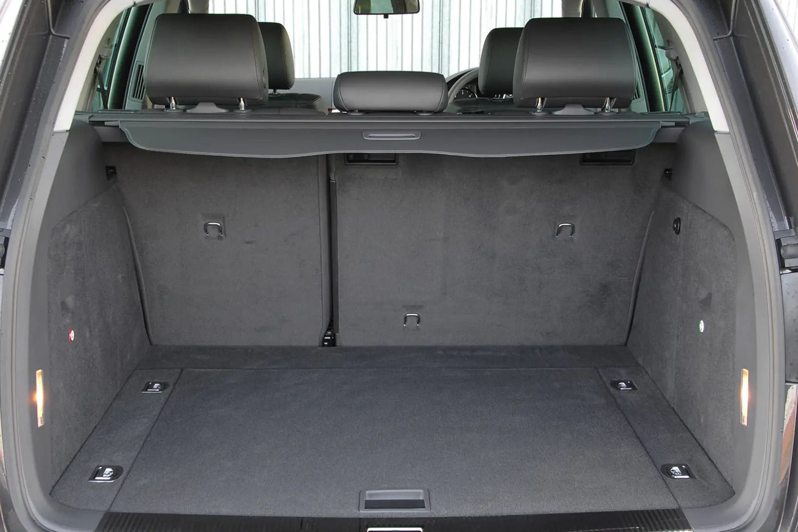 Bagasjerom rollon VW Touareg 7L 2002 - 2010 │ Uttrekkbart bagasjeromstrekk