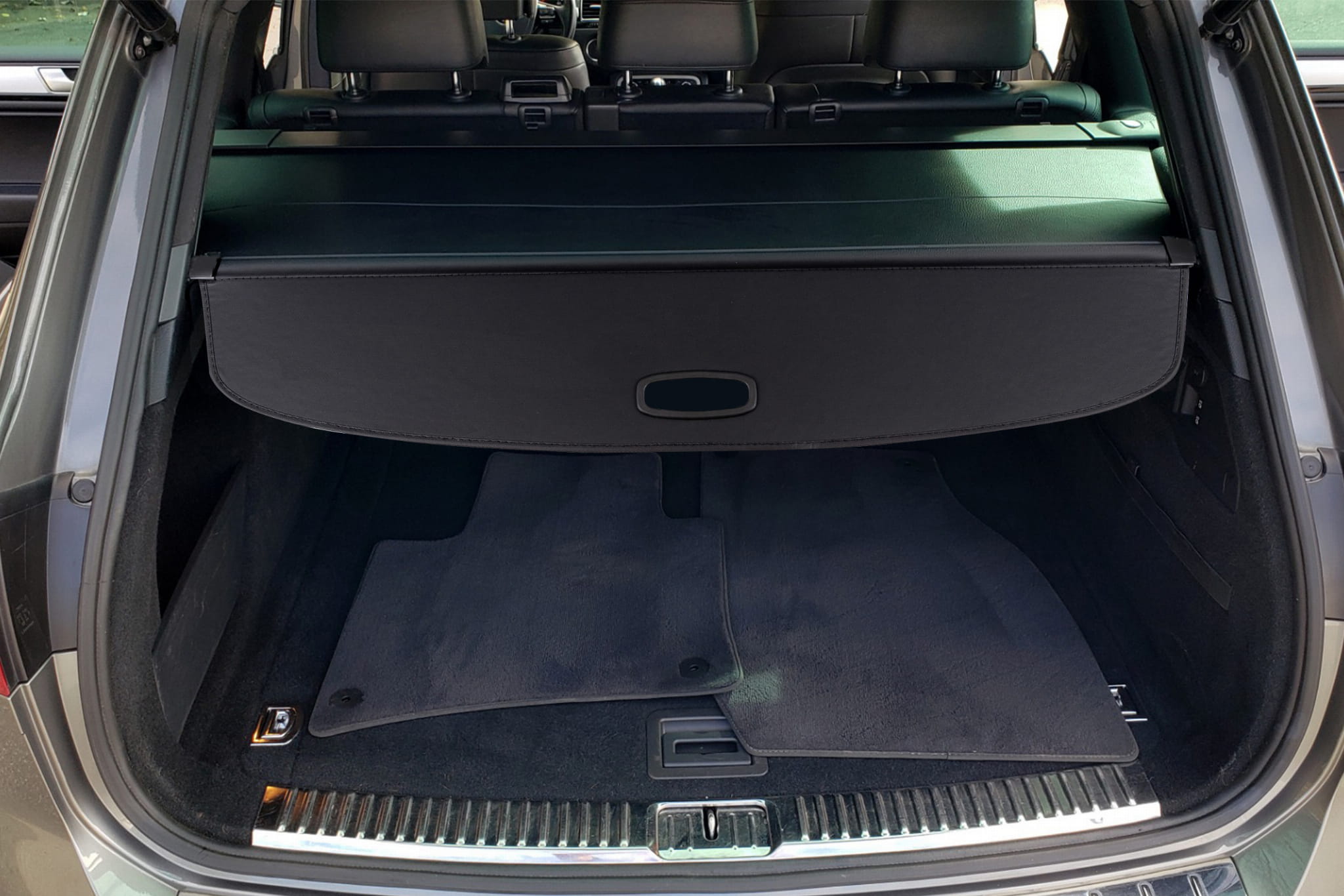 Bagasjerom rollon VW Touareg II (7P) 2010 - 2018 │ Uttrekkbart bagasjeromstrekk