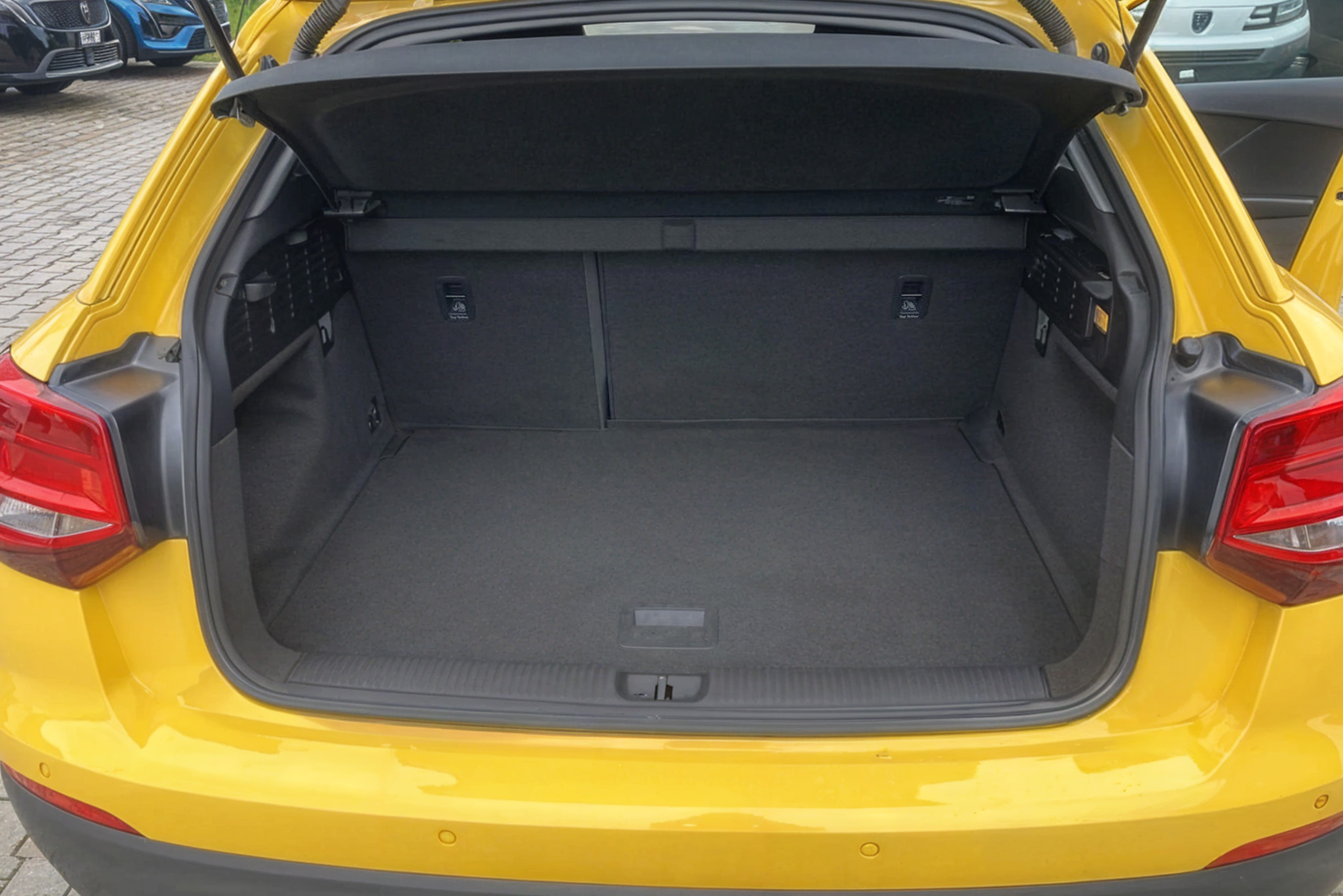 Bagasjeromshylle Audi Q2 (81A) 2016 ->
