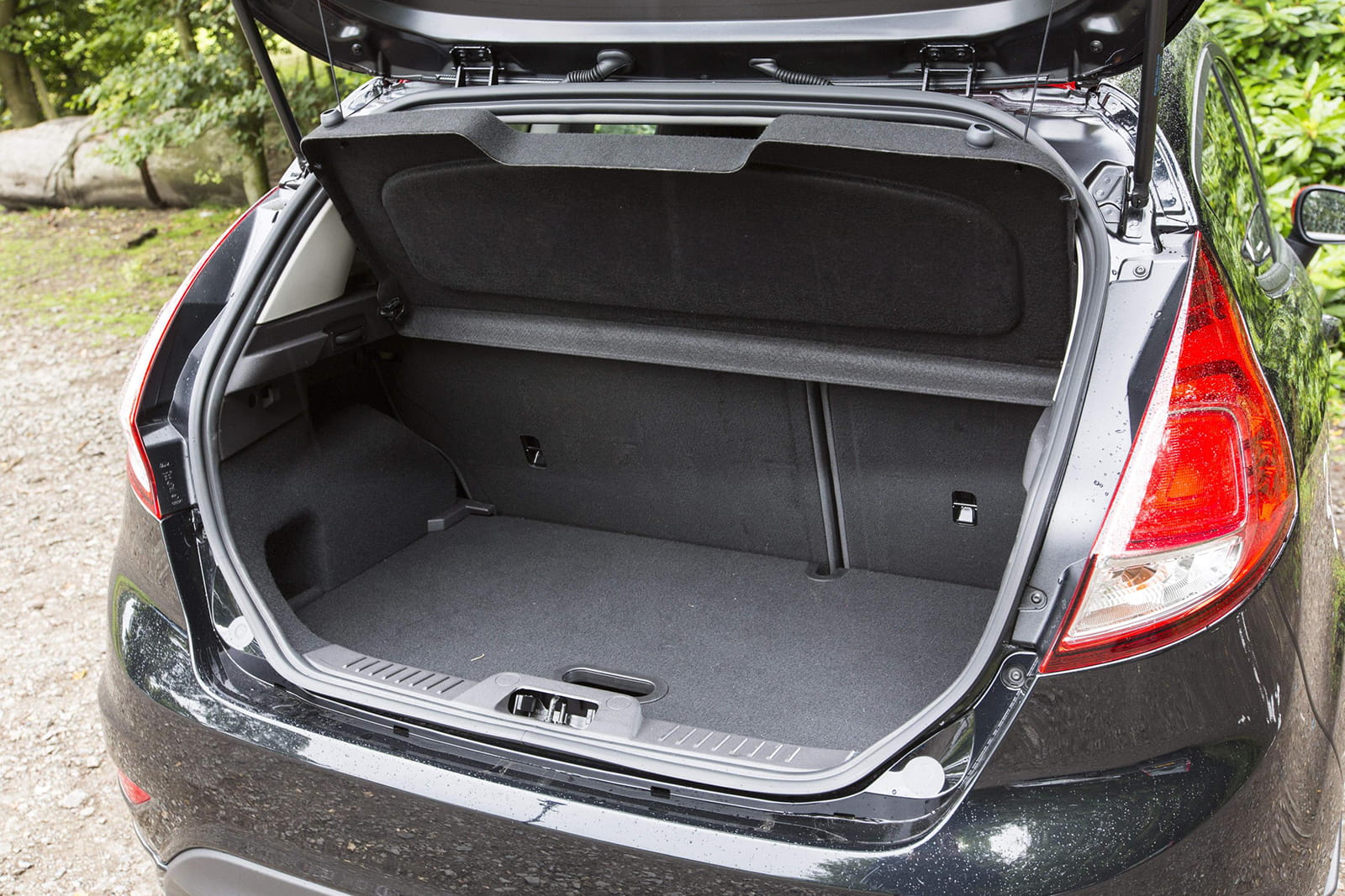 Bagasjeromshylle Ford Fiesta VI 2008 - 2017 – bilde 2