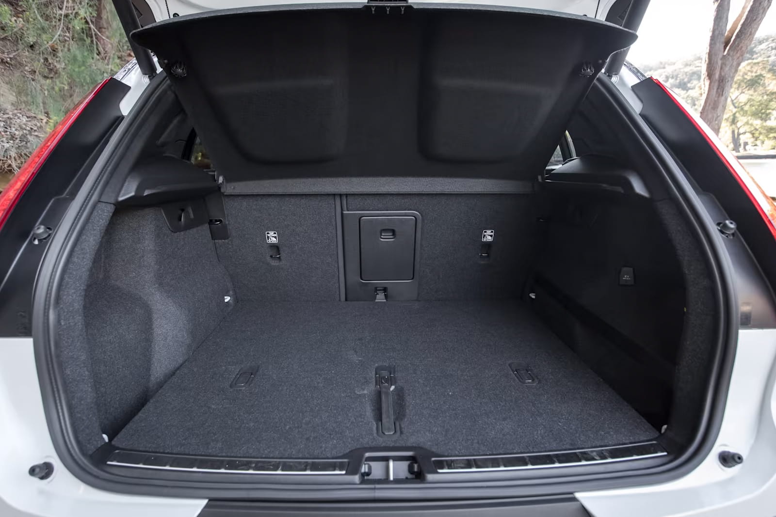 Bagasjeromshylle Volvo XC40/EX40 2017 ->
