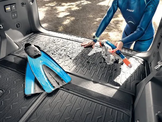 Bagasjeromsmatte Kia EV9 2023 -> │ med bakseteryggmatte for 6 og 7 seter - Genuine® Trunk liner with extension - sett 2 stk. Image 2