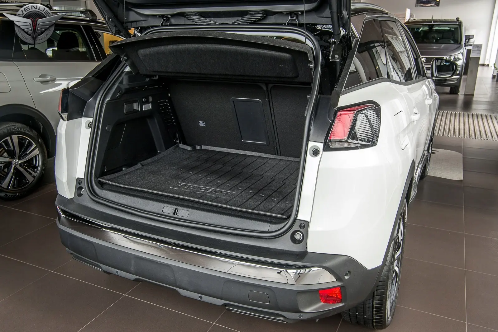 Bagasjeromsmatte Peugeot 3008 II 2016 - 2024 – bilde 2