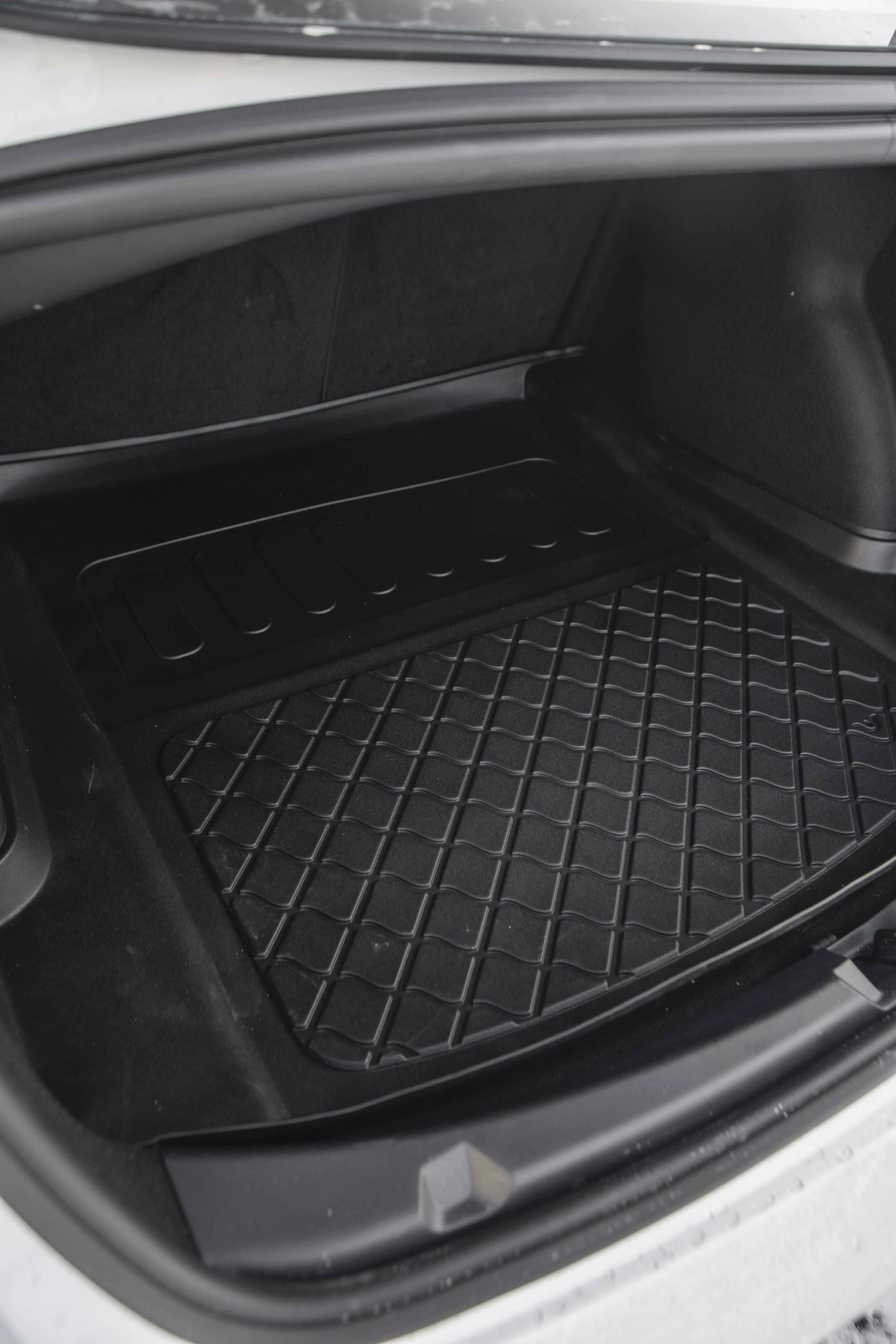 Bagasjeromsmatte Tesla Model 3 2017 - 2025 │ Guardliner Edition Image 1