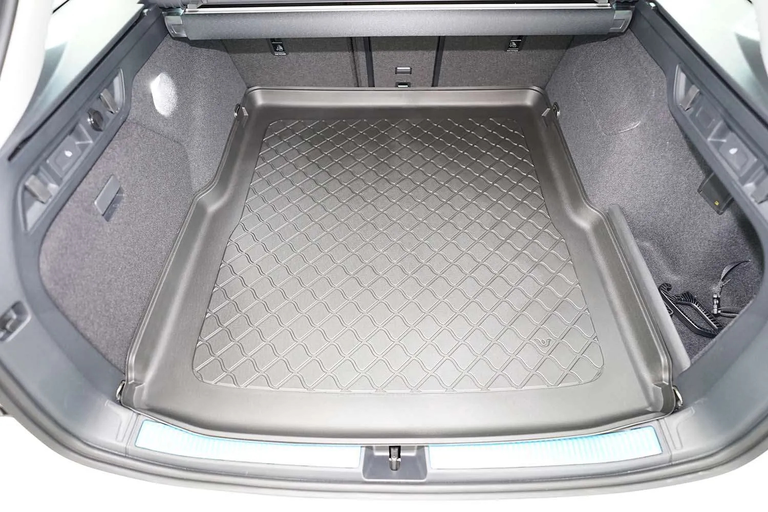 Bagasjeromsmatte VW Passat B9 Variant 2023 -> / Skoda Superb IV Variant 2023 ->