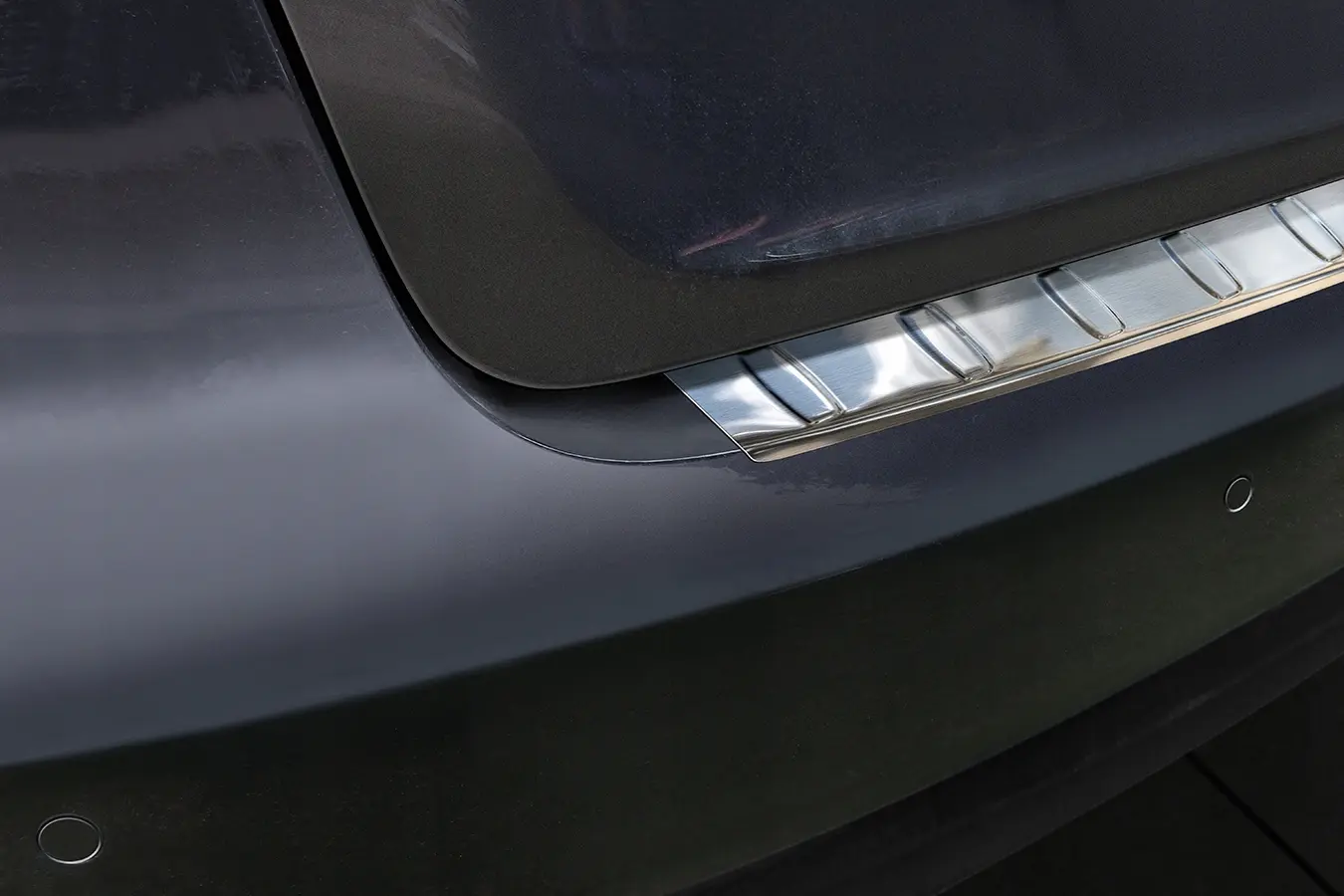Bakfangerbeskytter Audi A4 B8 Avant Facelift 2011 - 2015 – bilde 2
