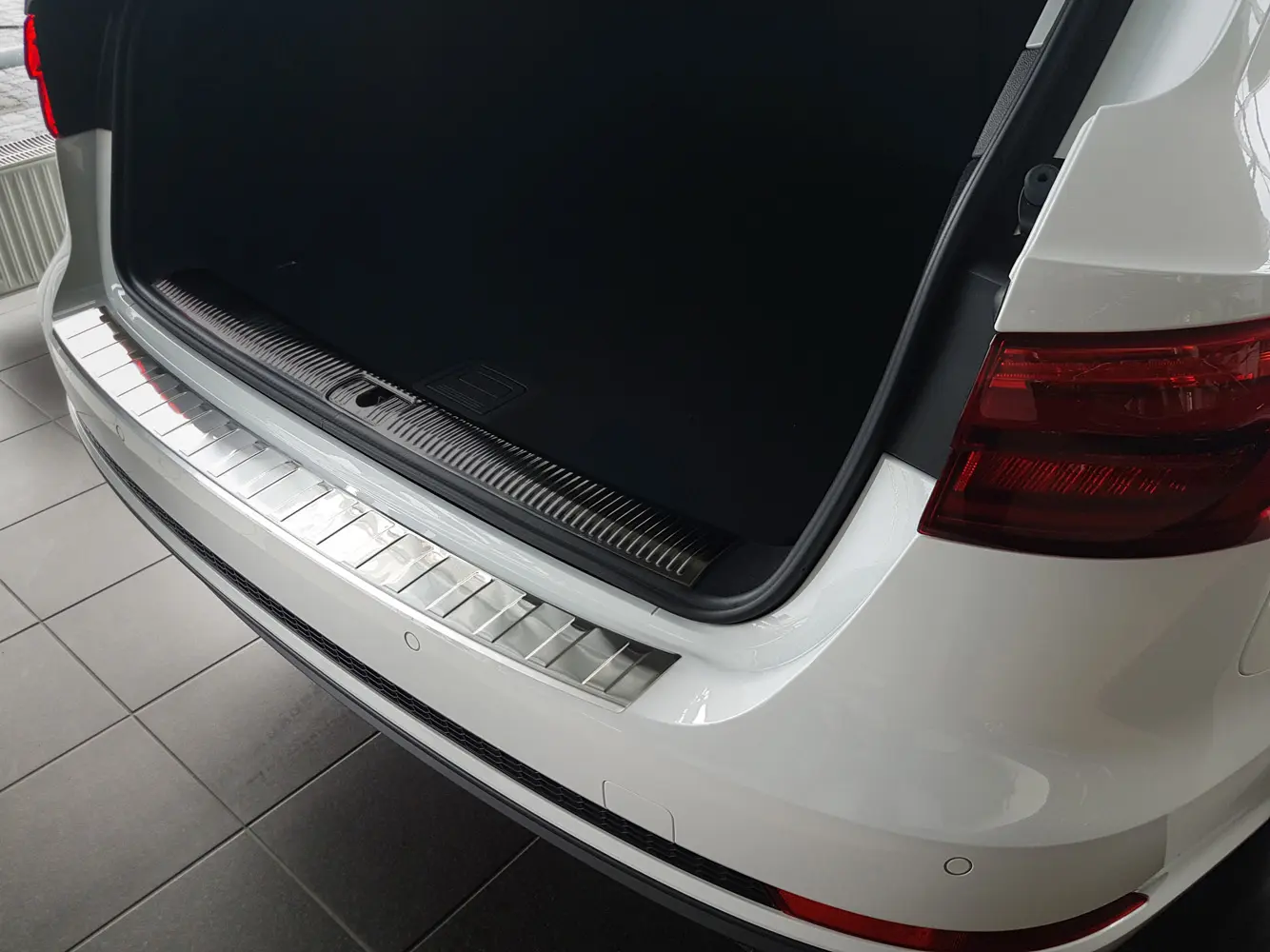 Bakfangerbeskytter Audi A4 B9 Avant 2015 - 2024