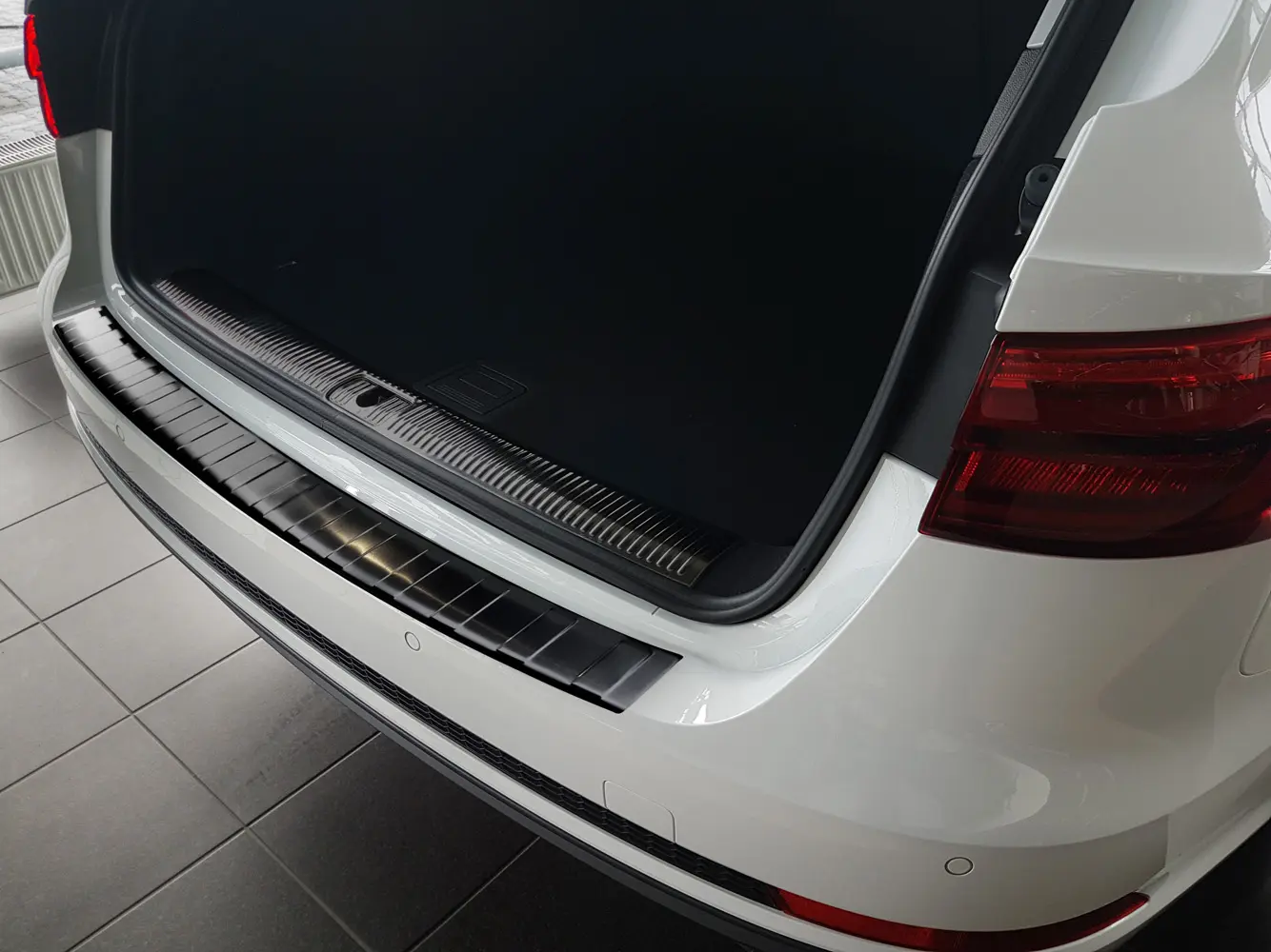 Bakfangerbeskytter Audi A4 B9 Avant 2015 - 2024