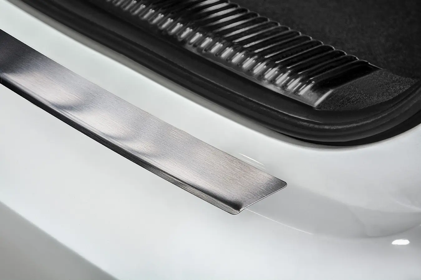 Bakfangerbeskytter Audi A6 C7 Avant 2011 - 2018 – bilde 4
