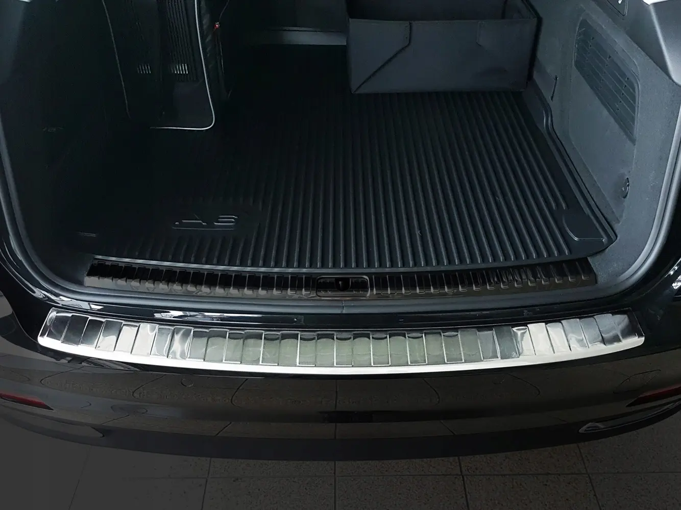 Bakfangerbeskytter Audi A6 C8 Avant 2018 - 2025 – bilde 2