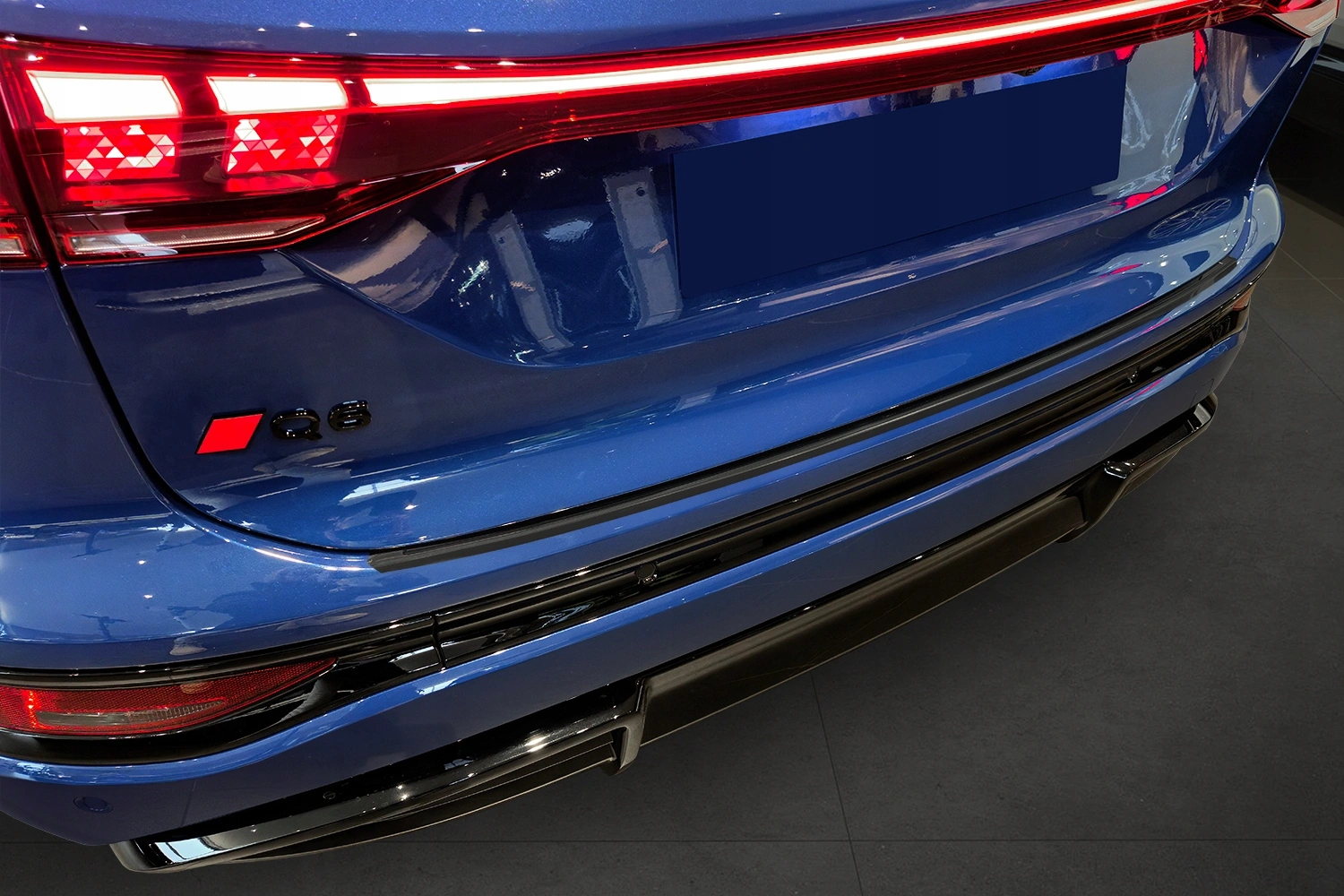 Bakfangerbeskytter Audi Q6 e-tron 2023 -> │ Black Edition – bilde 4