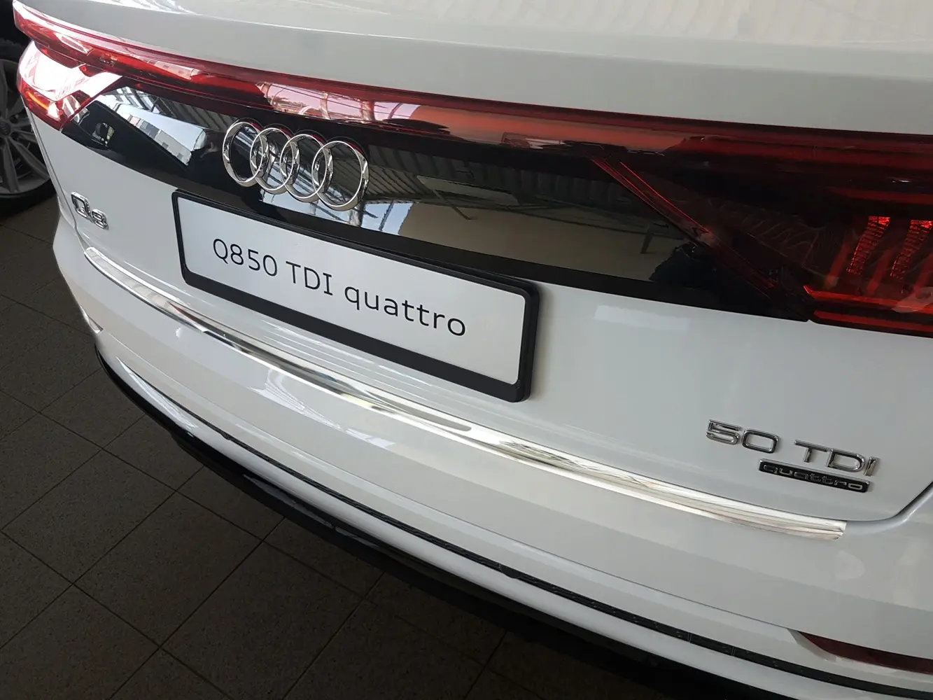 Bakfangerbeskytter Audi Q8 2018-> – bilde 5