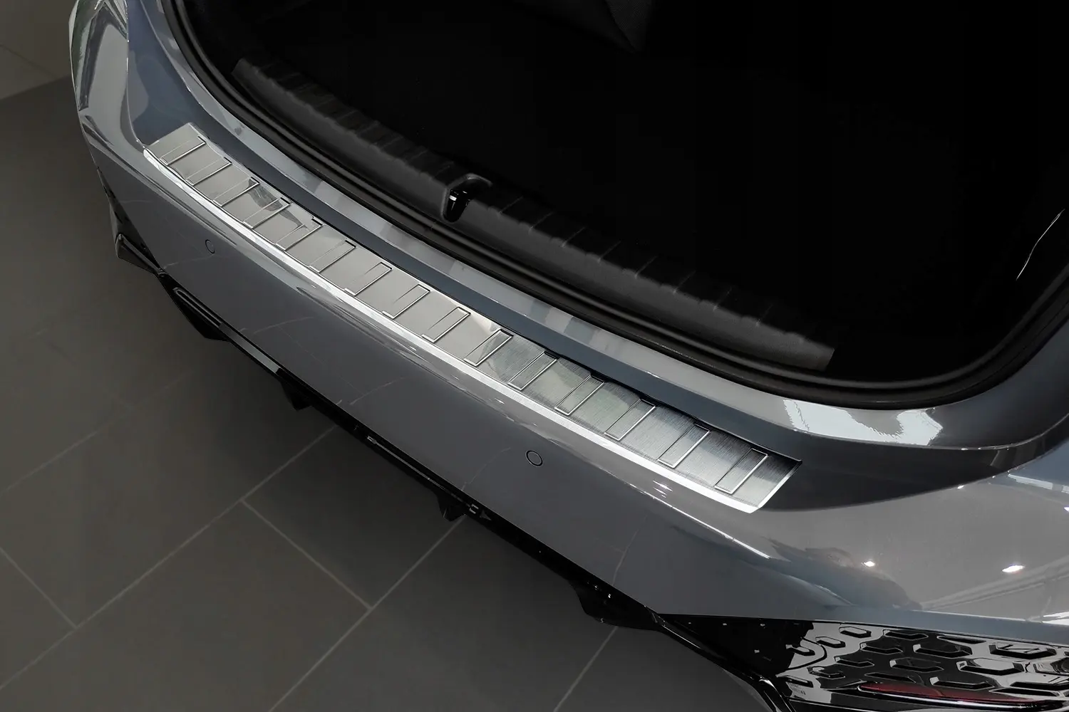 Bakfangerbeskytter BMW 2 Active Tourer (U06) M-Pack 2021 -> – bilde 3