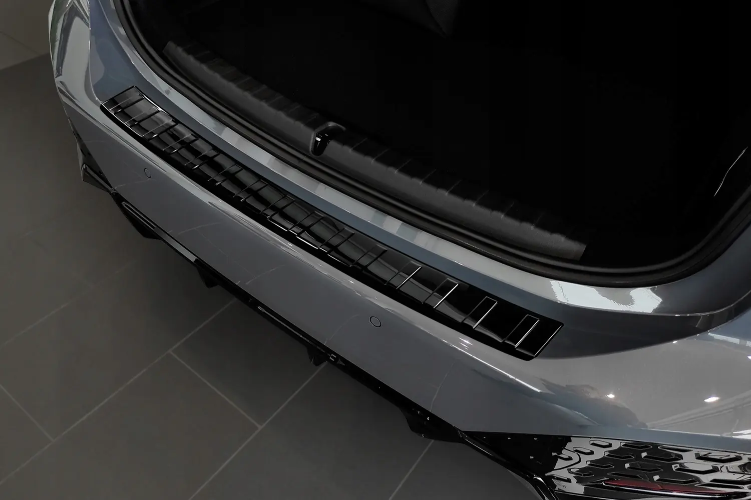 Bakfangerbeskytter BMW 2 Active Tourer (U06) M-Pack 2021 -> – bilde 3