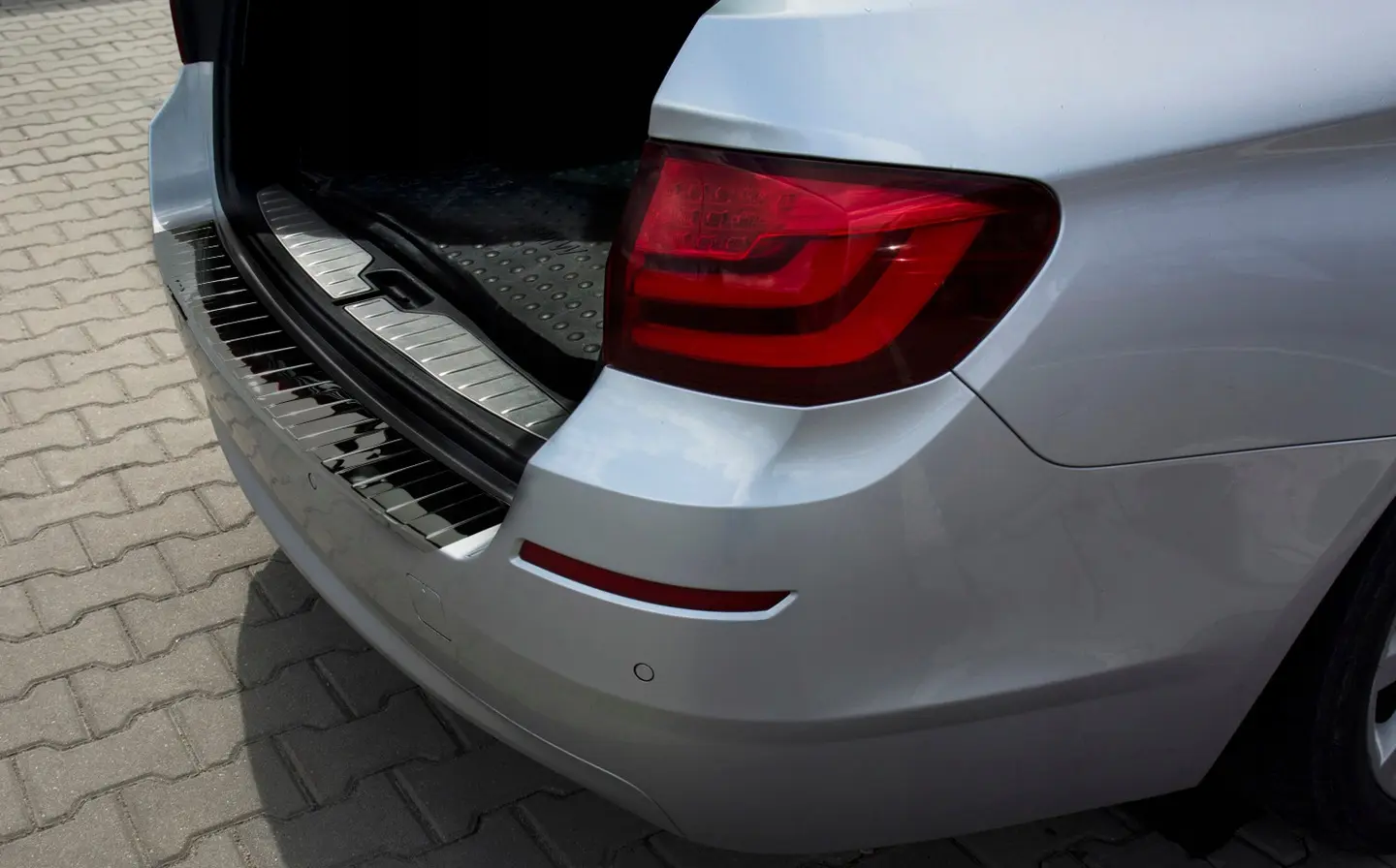 Bakfangerbeskytter  BMW 5 (F11) Touring 2010 - 2017 – bilde 2