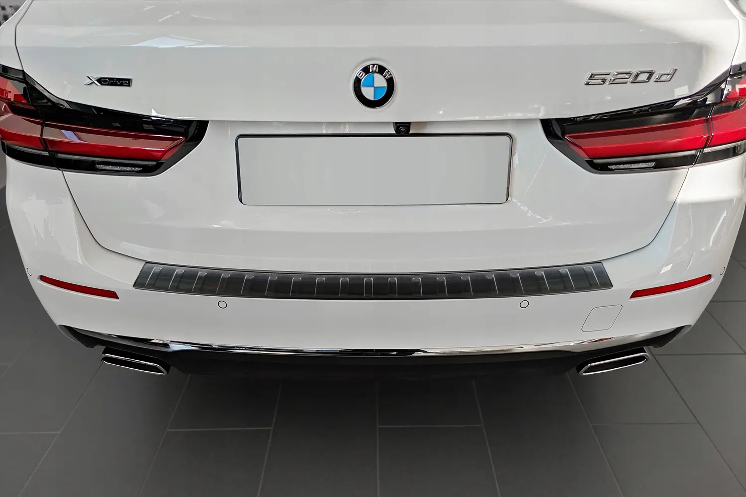 Bakfangerbeskytter BMW 5 (G31) Touring 2020 - 2023 │ Black Edition – bilde 2