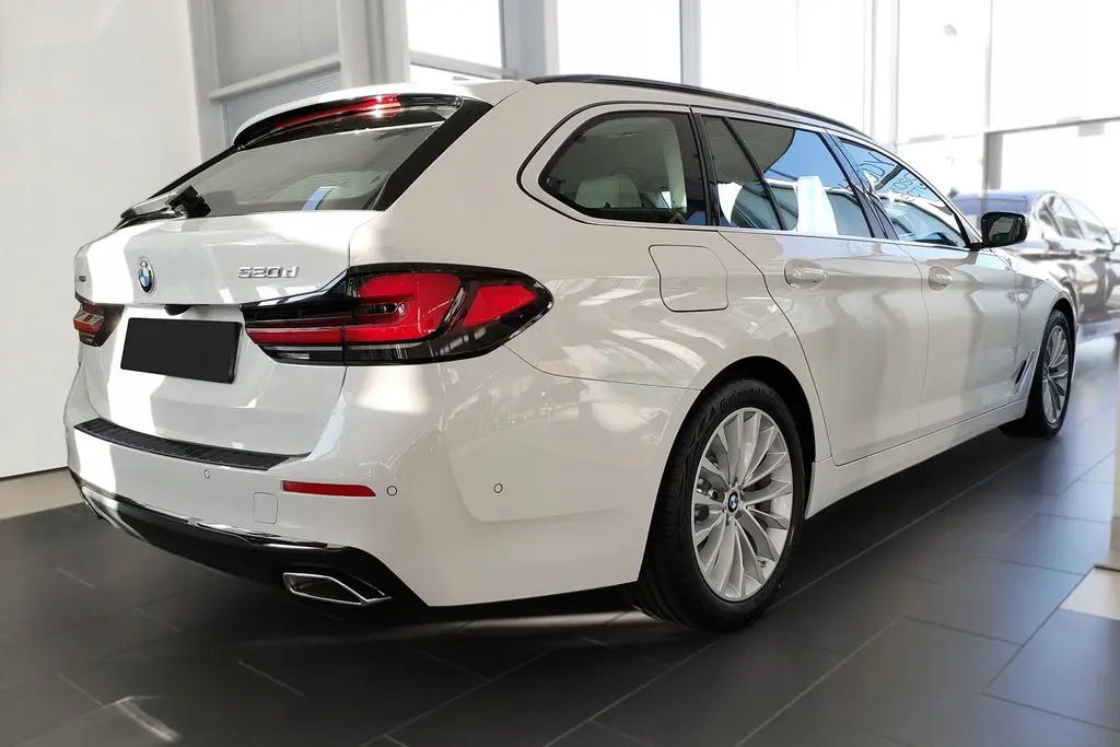 Bakfangerbeskytter BMW 5 (G31) Touring 2020 - 2023 │ Black Edition – bilde 8