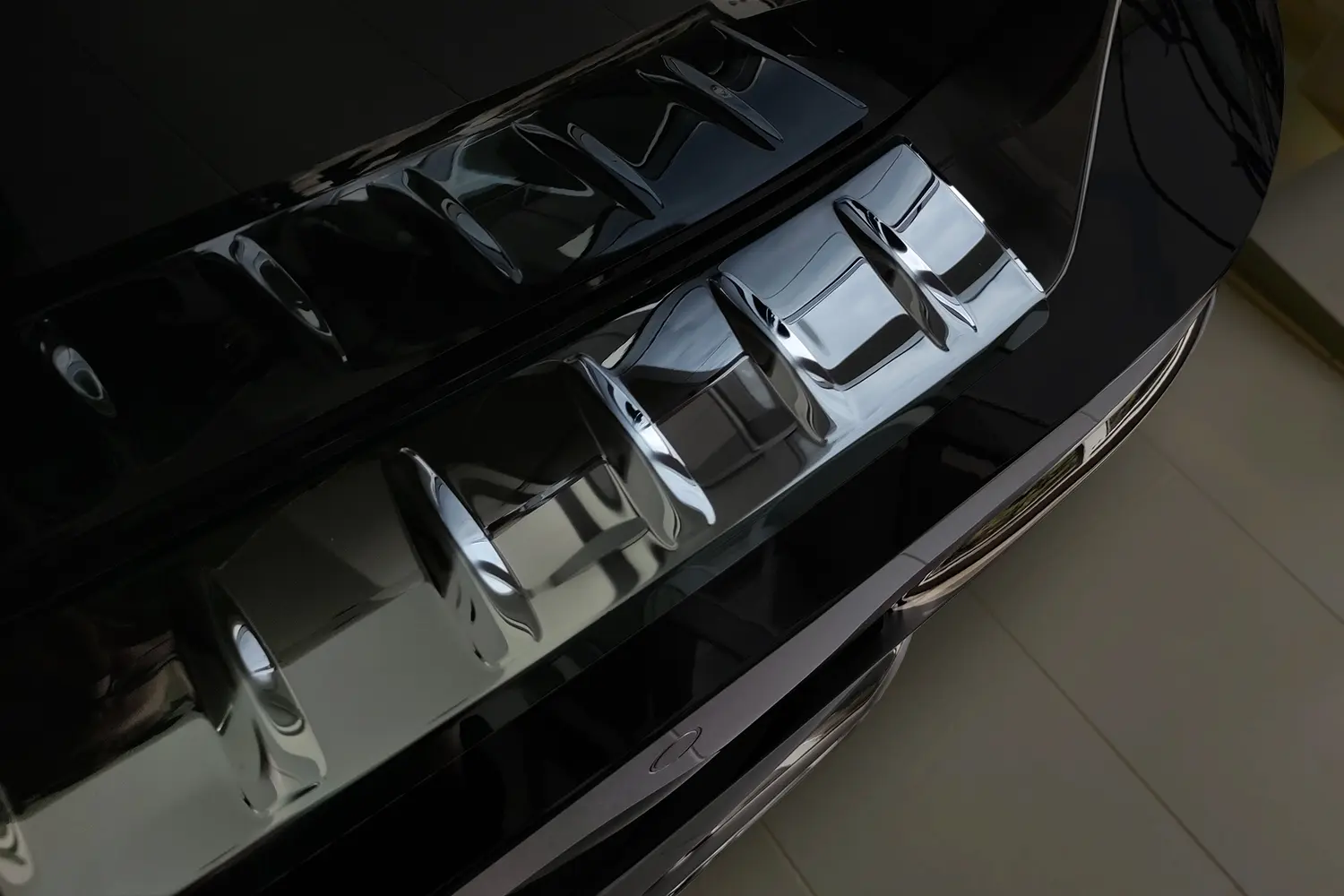 Bakfangerbeskytter BMW 7 (G70) M Pakke 2022 -> | Black – bilde 4