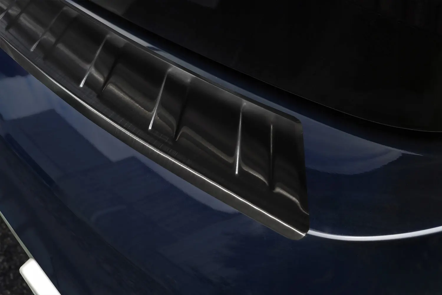 Bakfangerbeskytter BMW iX3 (G08) 2020 – 2025 │ Black Edition – bilde 4