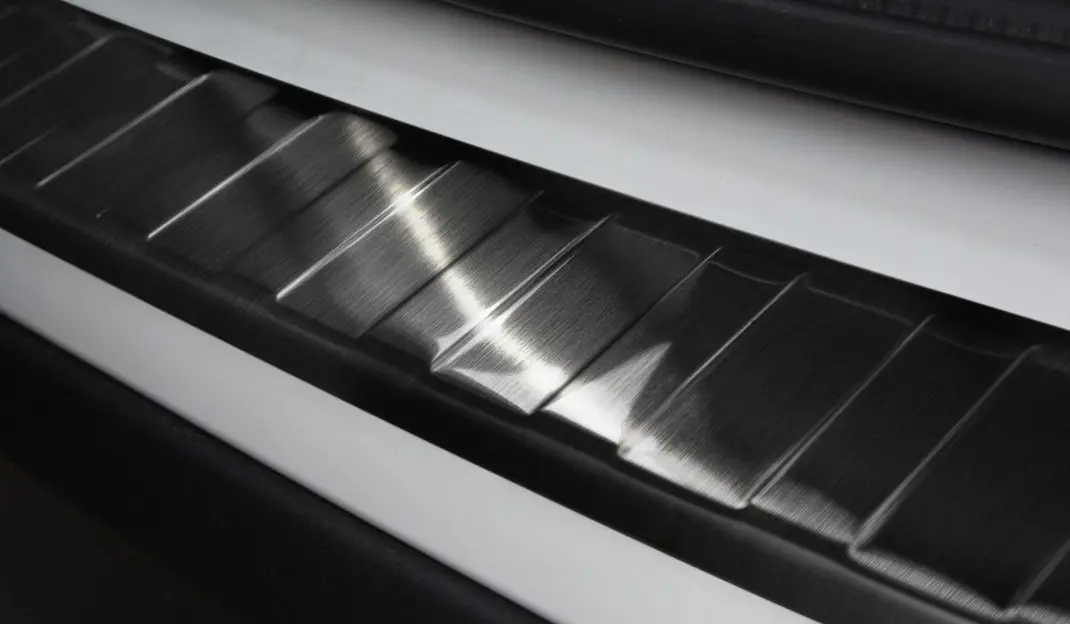 Bakfangerbeskytter BMW X1 (F48) 2015-2022 Black Edition – bilde 2