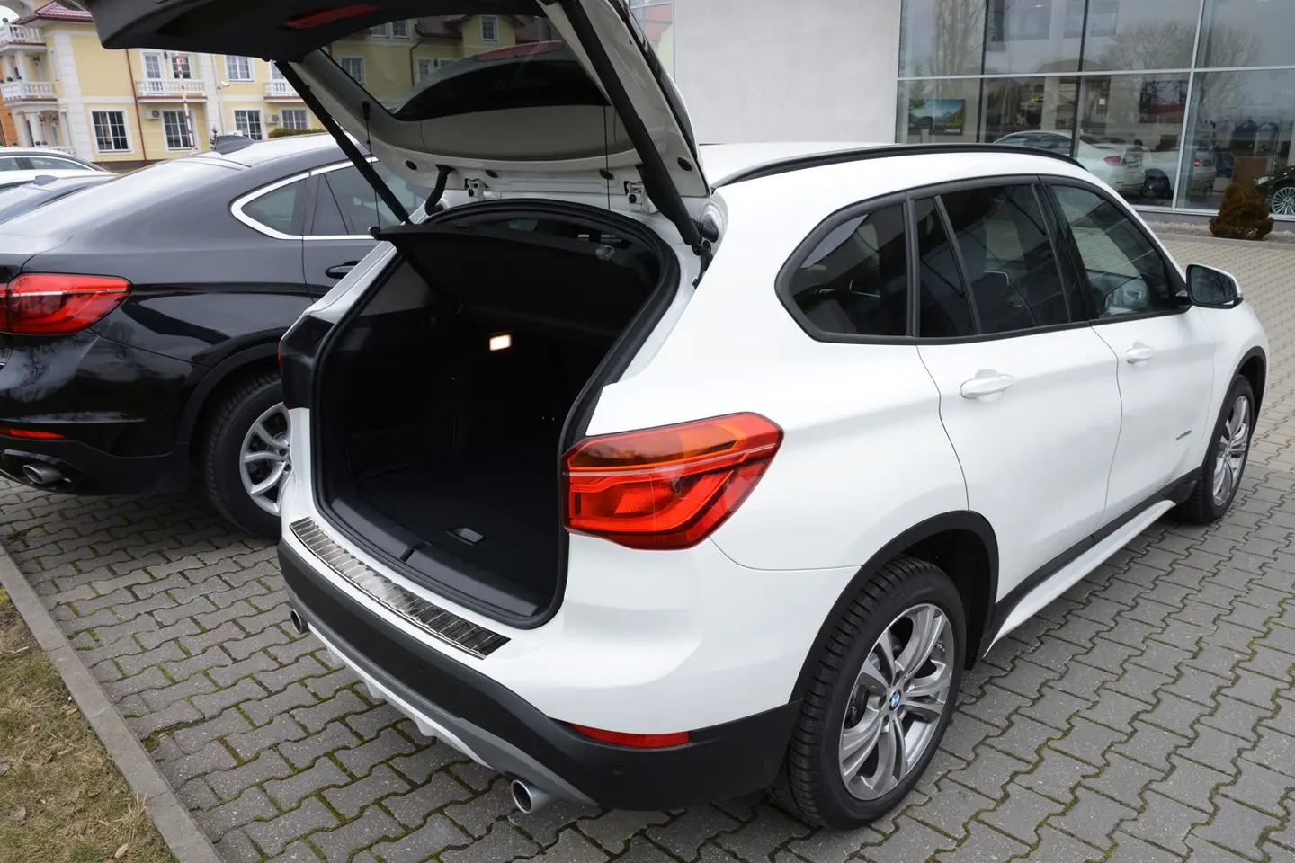 Bakfangerbeskytter BMW X1 (F48) 2015 - 2022 │ Silver Edition