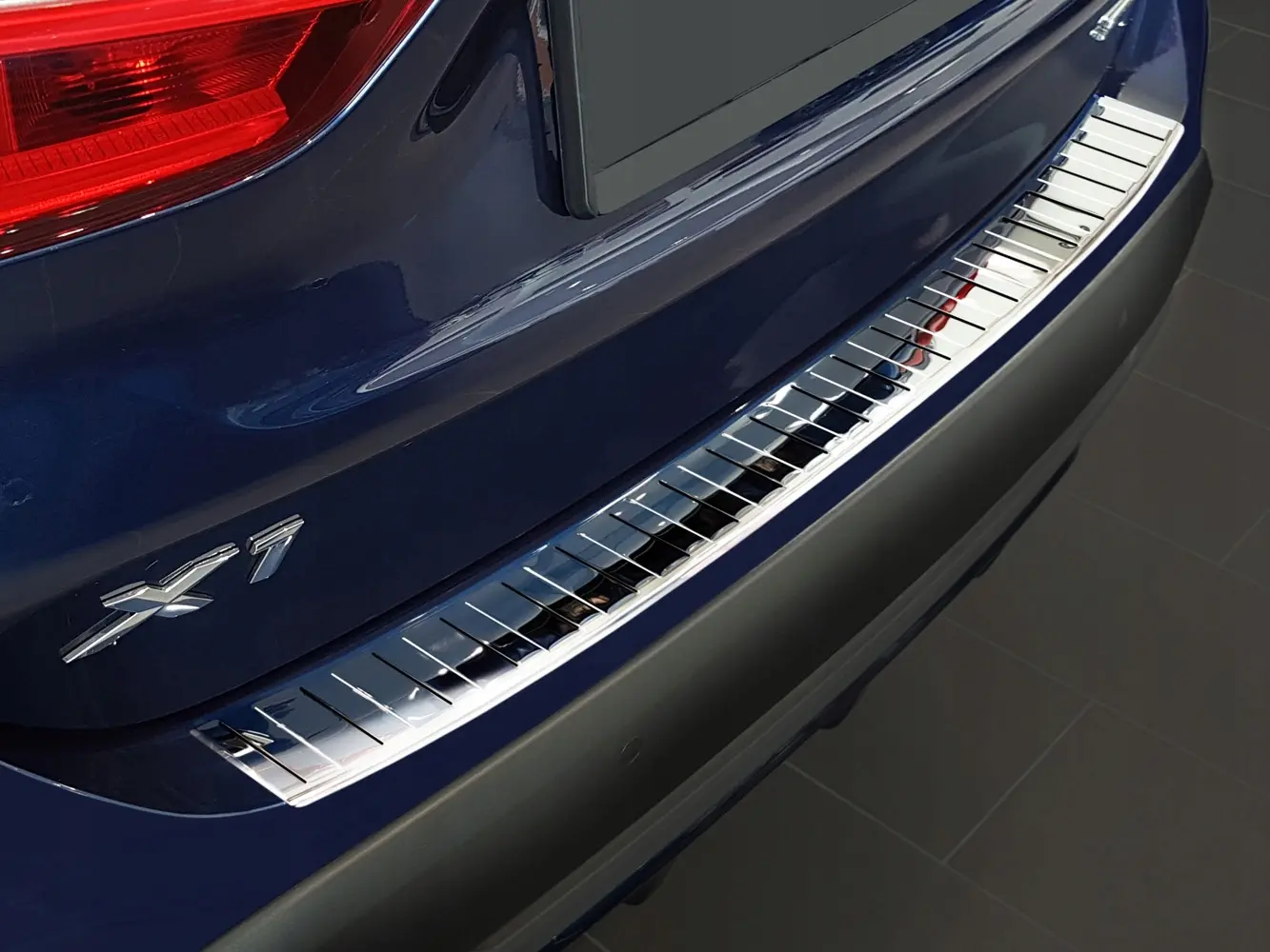 Bakfangerbeskytter BMW X1 (F48) 2015 - 2022 │ Silver Edition – bilde 2