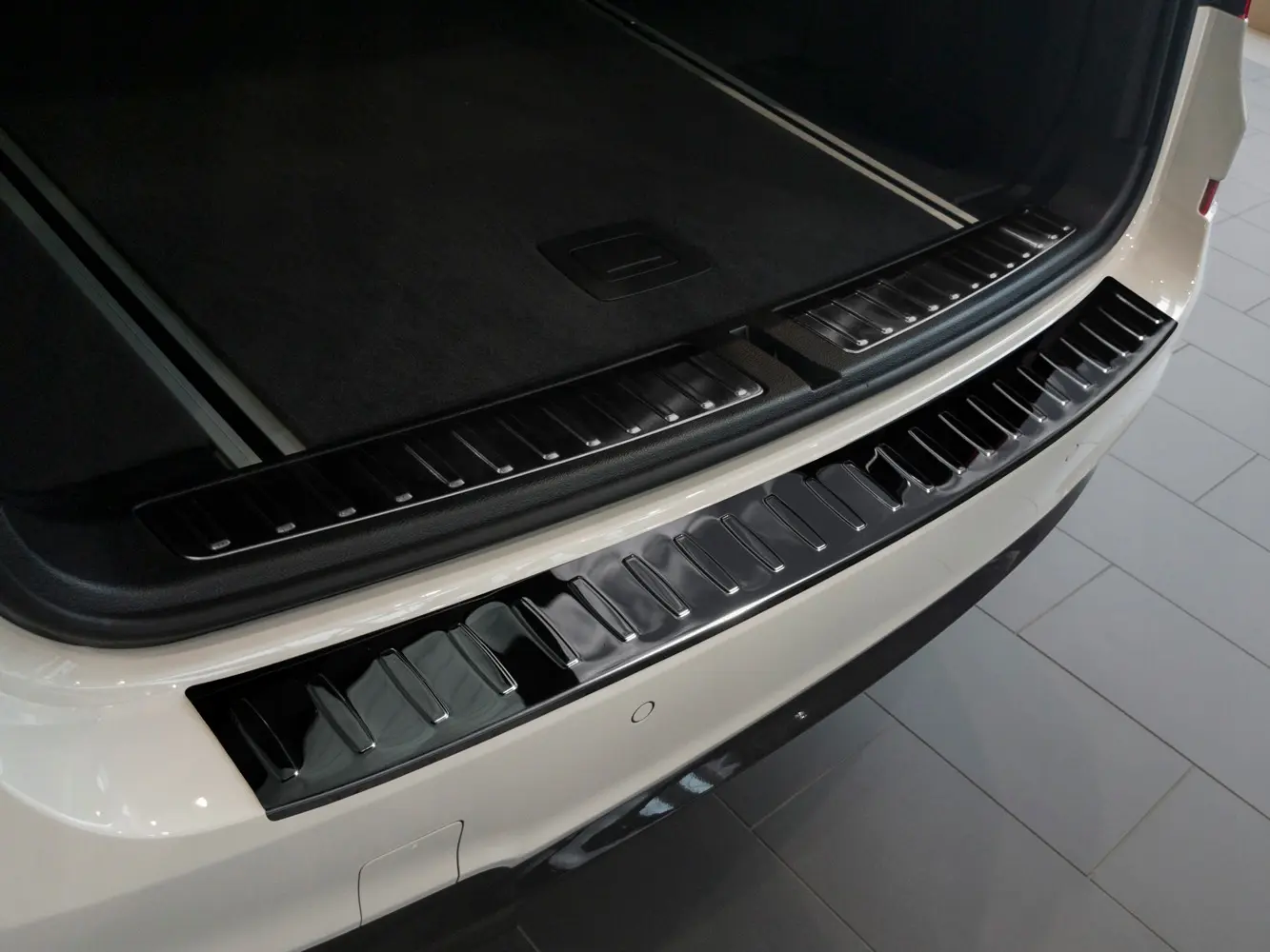 Bakfangerbeskytter BMW X3 (F25) LCI 2014 - 2017 – bilde 2