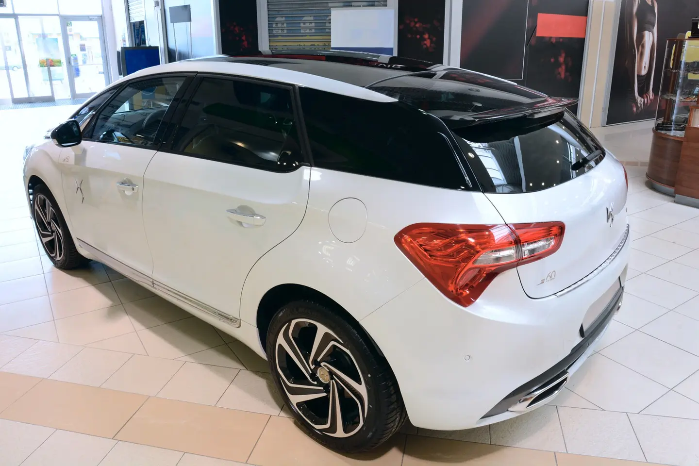 Bakfangerbeskytter Citroen DS5 2011 - 2015 / DS 5 2015 - 2018 – bilde 6