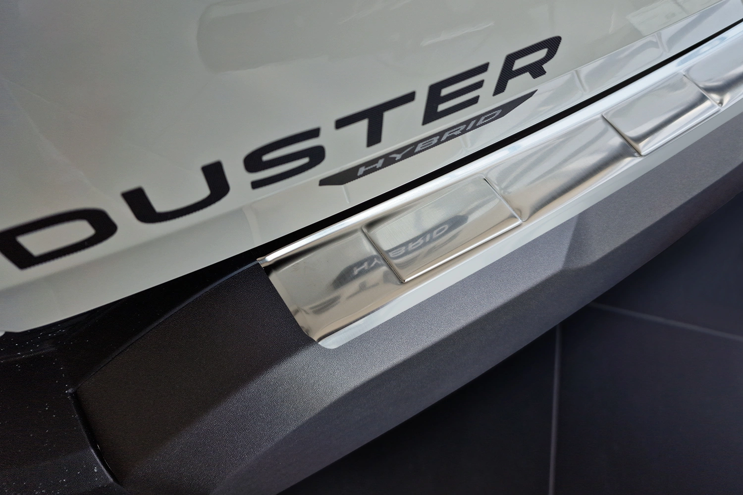 Bakfangerbeskytter Dacia Duster III 2024 -> │ Silver Edition