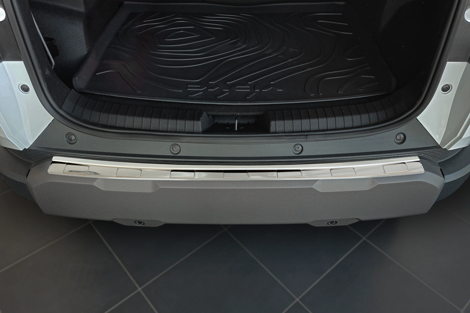 Bakfangerbeskytter Dacia Duster III 2024 -> │ Silver Edition – bilde 3