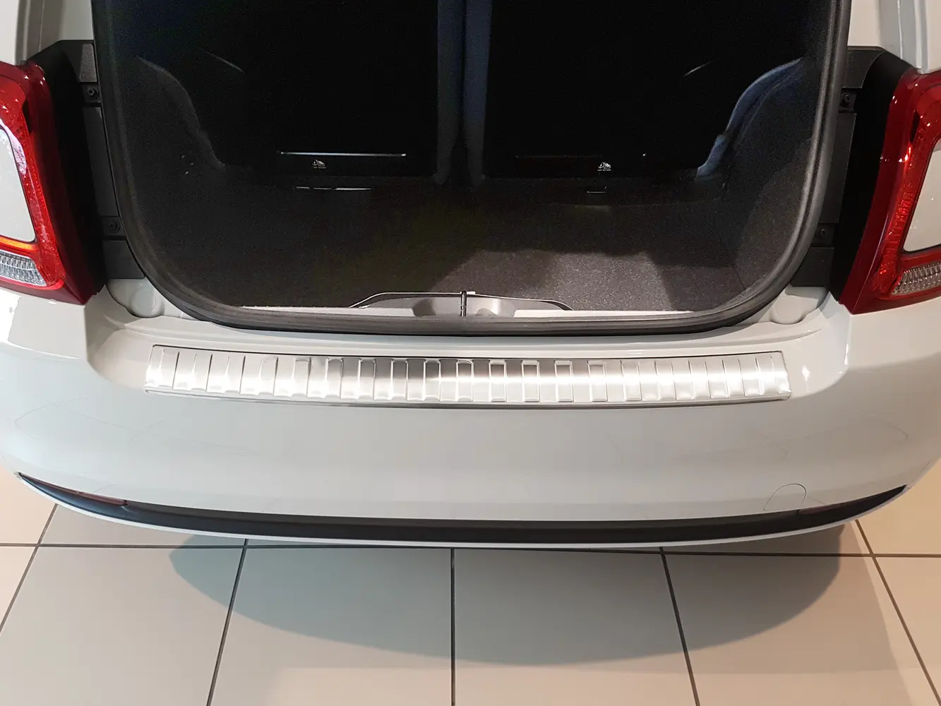 Bakfangerbeskytter Fiat 500 Facelift 2015 - 2020 / Abarth 500 Hatchback 2015 - 2020