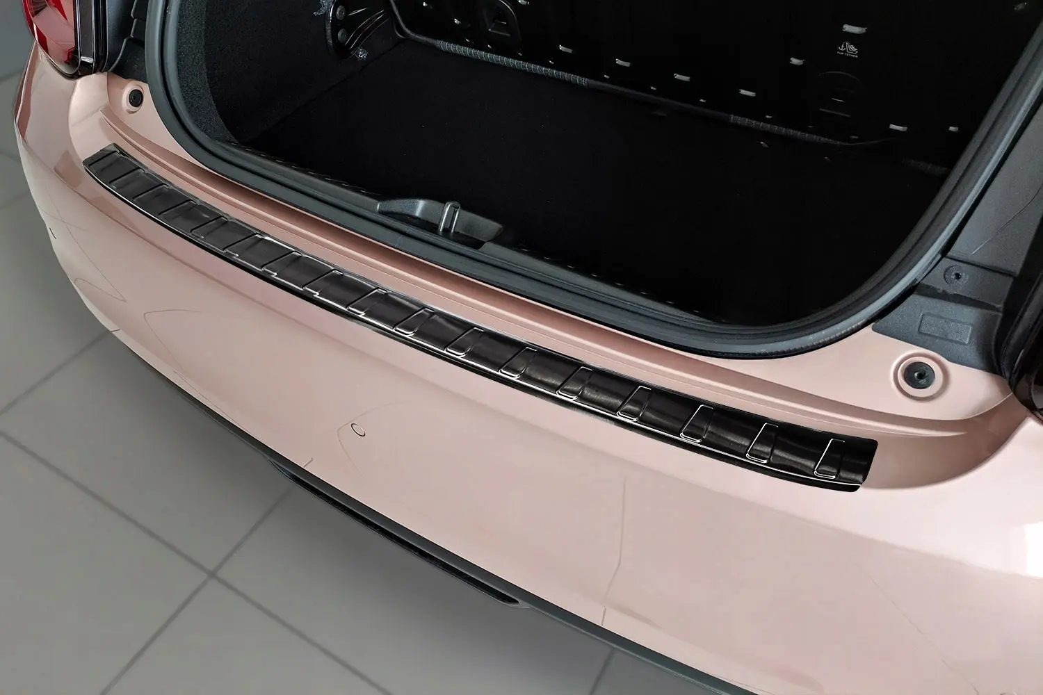 Bakfangerbeskytter Fiat 500e II 2020 -> │ Black Edition – bilde 2