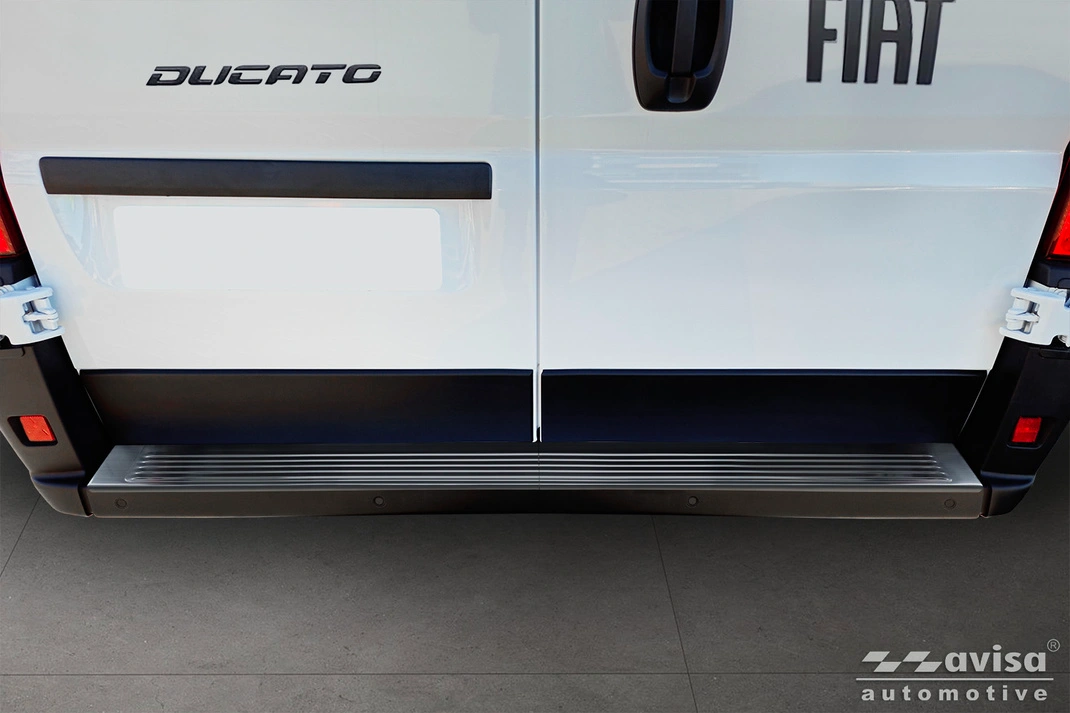 Bakfangerbeskytter Fiat Ducato / Opel Movano C /  Toyota Proace Max 2023 -> │ Mørk grafitt Edition – bilde 3