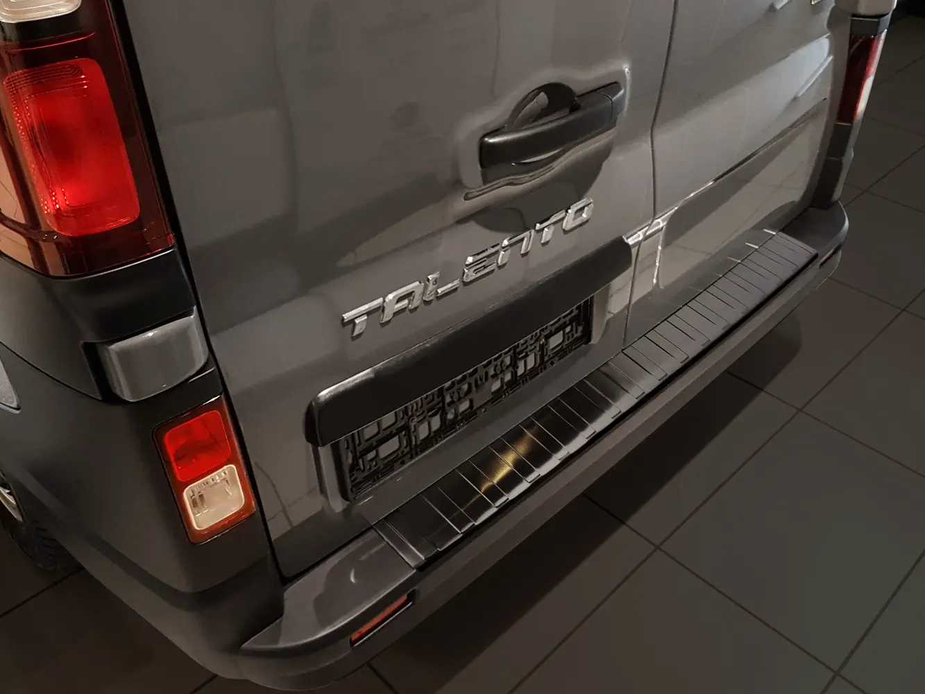 Bakfangerbeskytter Fiat Talento 2014-2020 / Opel Vivaro B 2014 - 2019 / Renault Traffic III 2014-> │ Black Edition – bilde 2