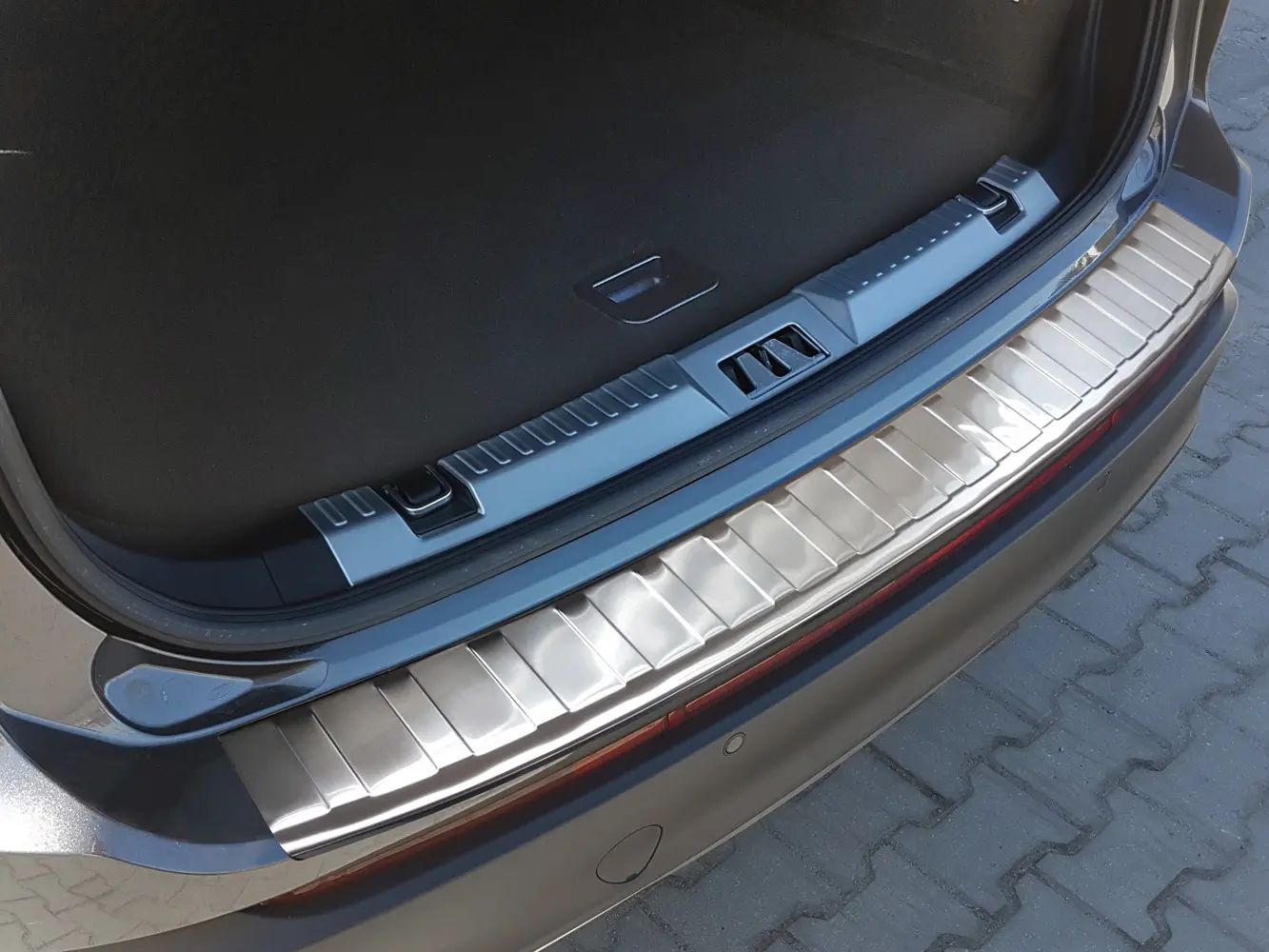 Bakfangerbeskytter Ford Edge II 2014-2018 (pre-facelift) passer til Eu-versjonen