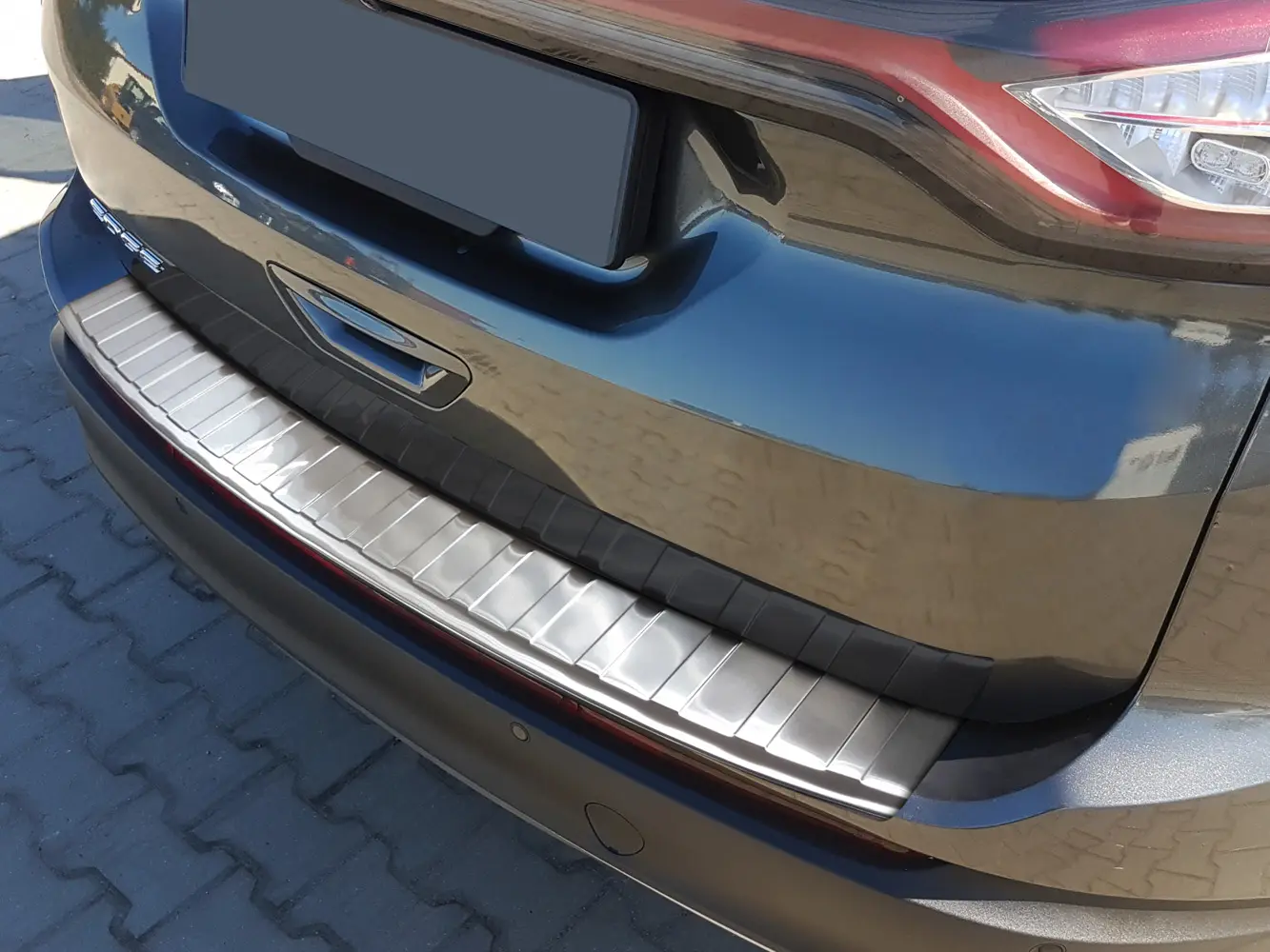 Bakfangerbeskytter Ford Edge II 2014-2018 (pre-facelift) passer til Eu-versjonen – bilde 2